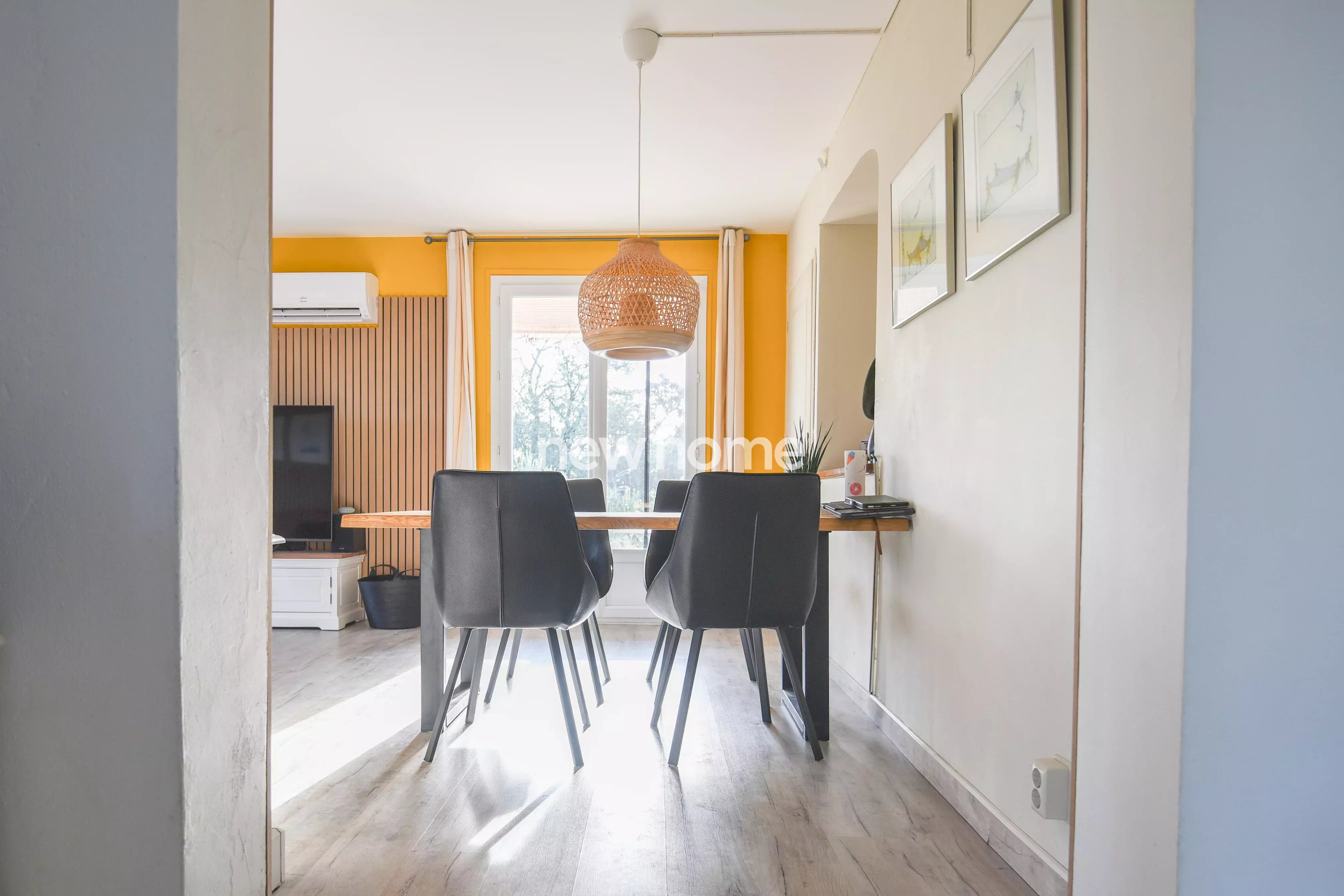 Villa avec piscine et une belle vue