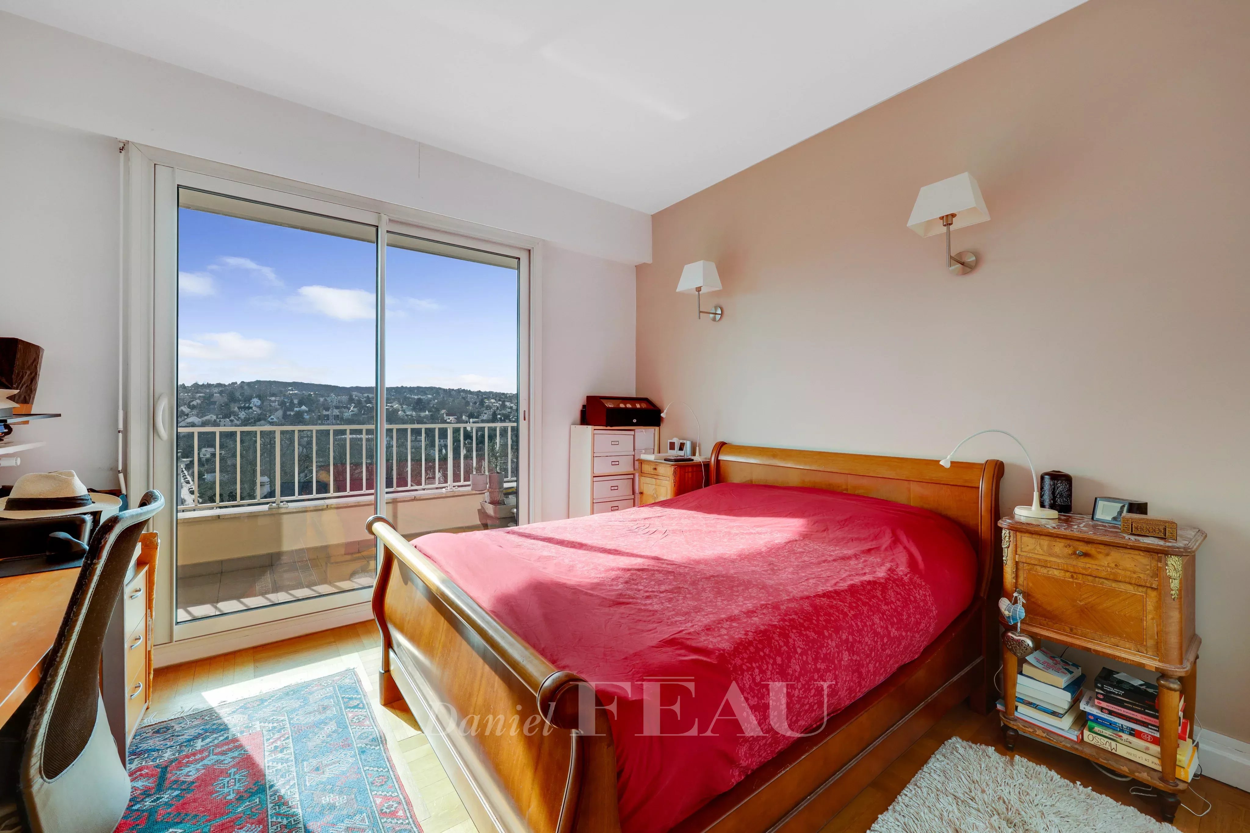 Chambre 2 sur balcon Sud-Ouest