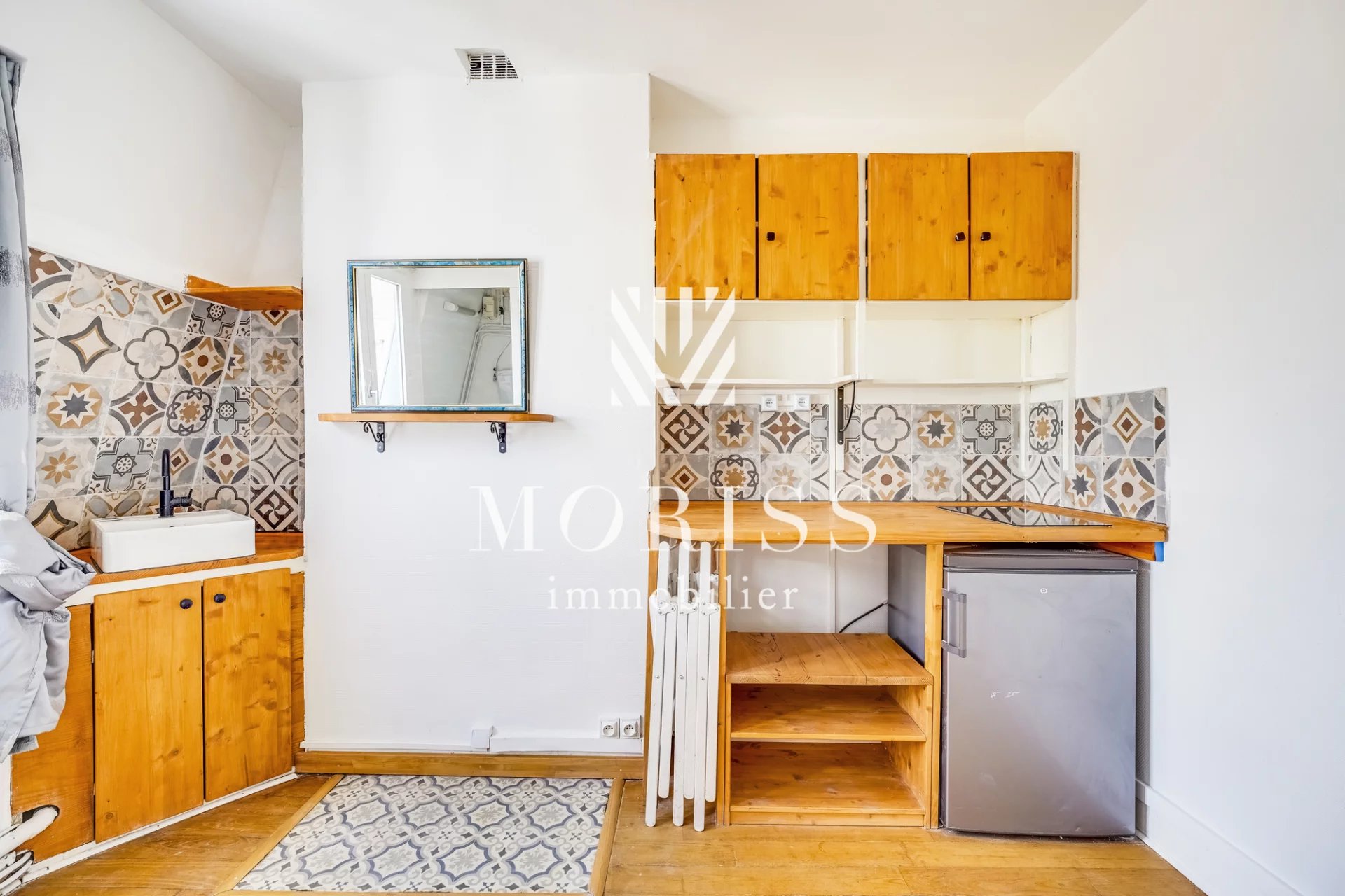 STUDIO - DERNIER ETAGE - 75018 PARIS - Image Array