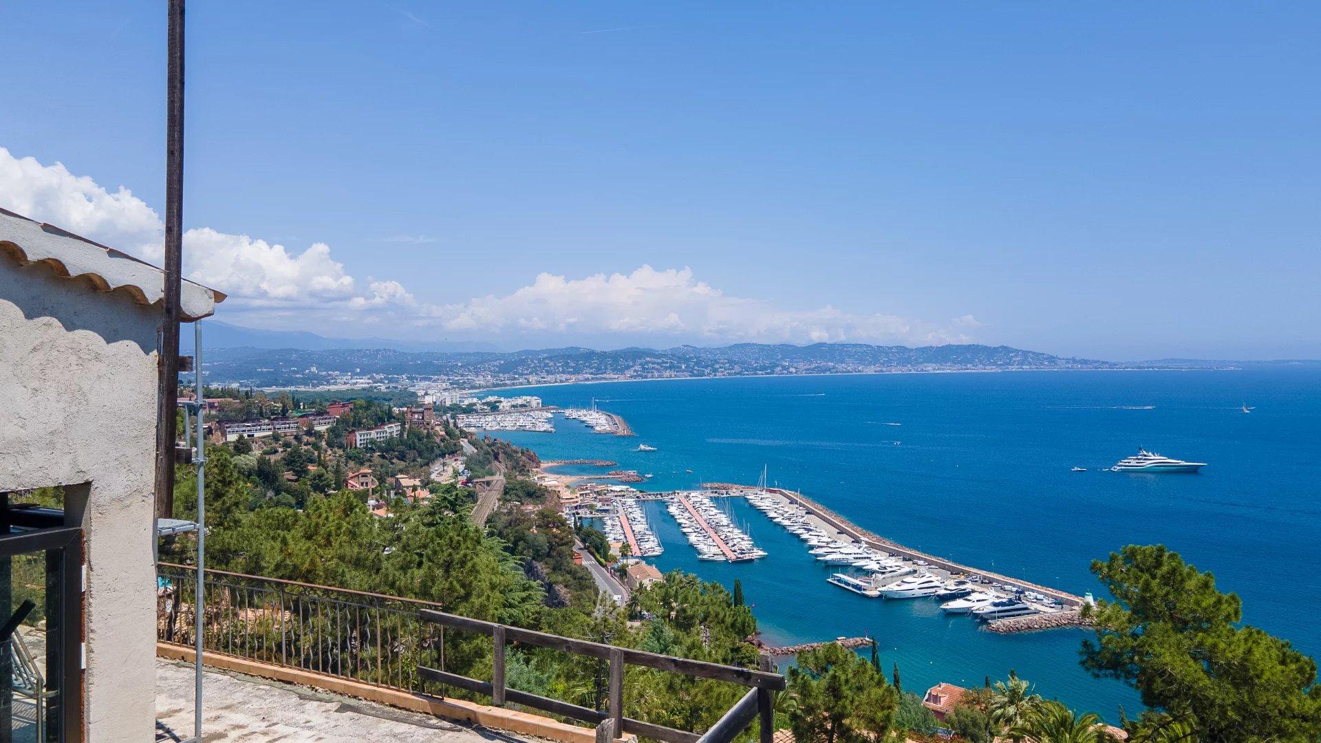 Projet de construction d'une villa dans domaine avec vue mer panoramique, face à Cannes