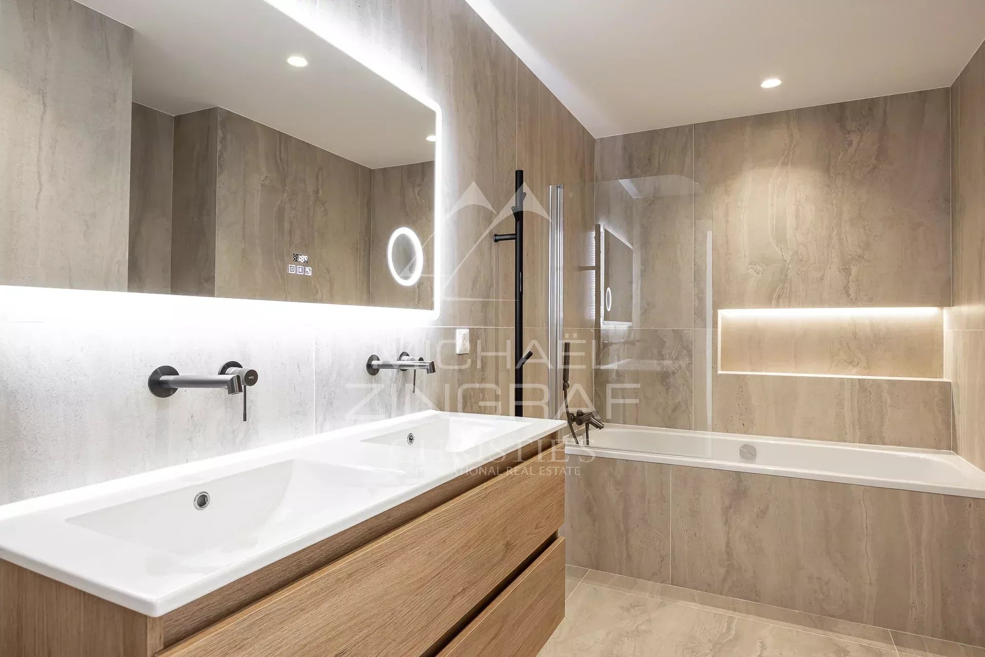 2 Bedroom Apartment/Flat's Image 7