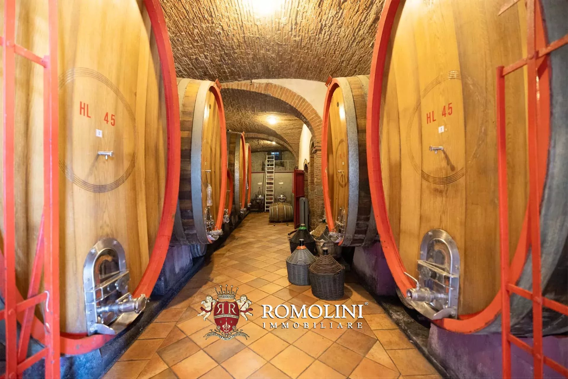 30 Bedroom Vineyard's Image 58