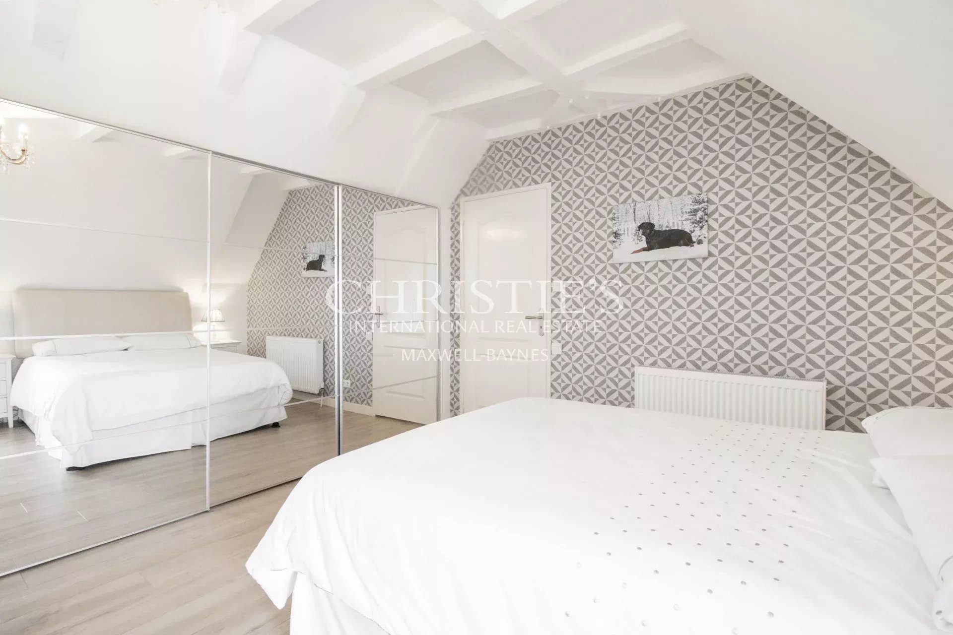 10 Bedroom Villa/Townhouse's Image 11