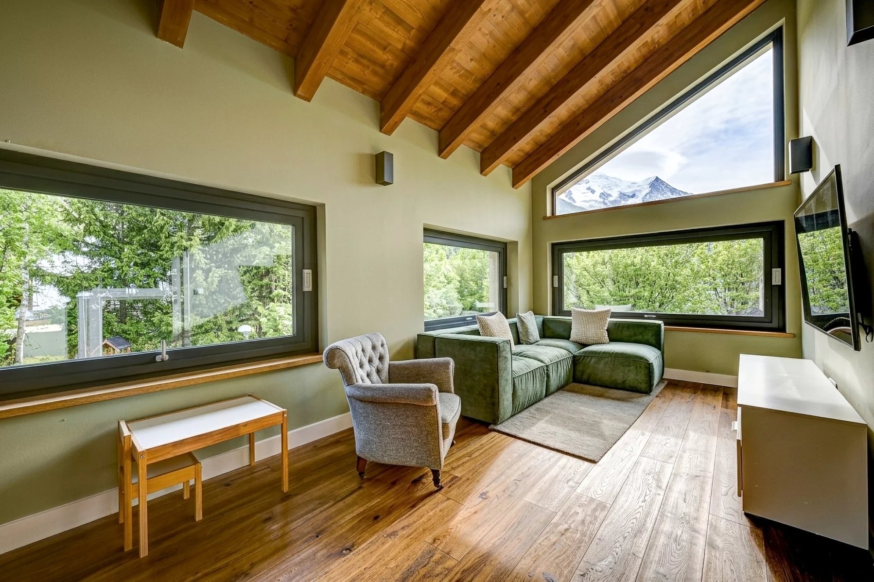 Photo of CHAMONIX - Beautifully renovated chalet in Les Praz