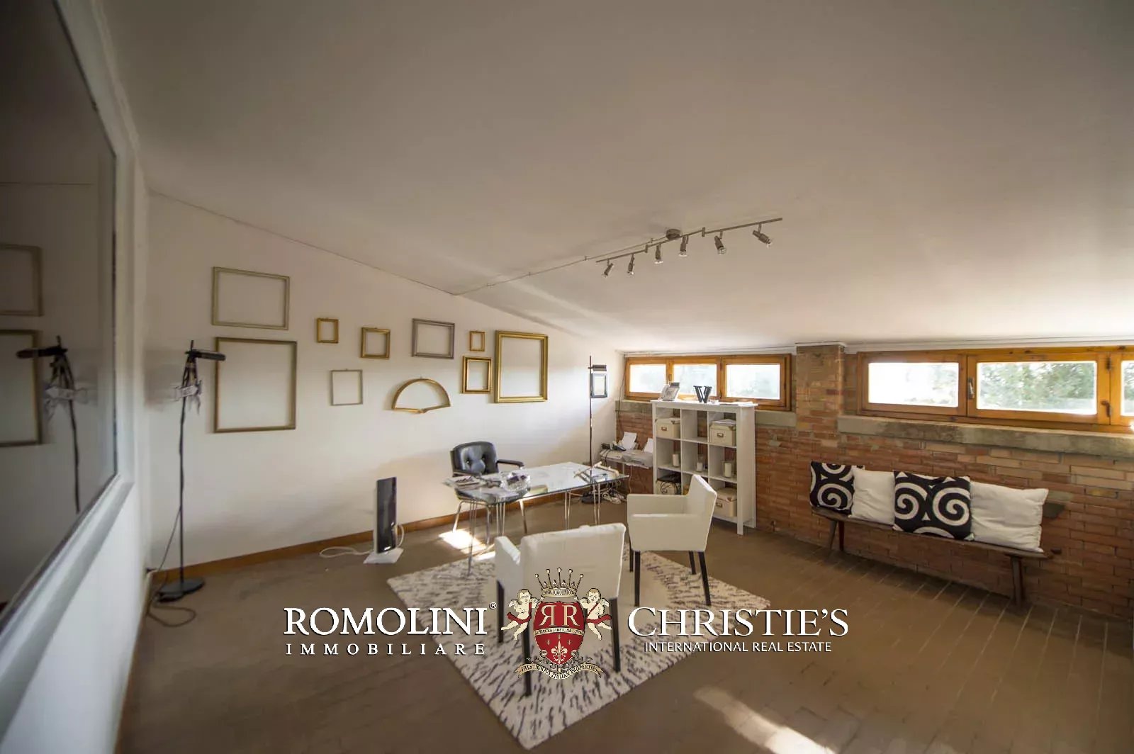 LUXURY HISTORICAL VILLA FOR SALE IN RADDA IN CHIANTI, TUSCANY