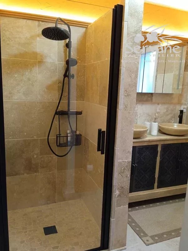 VERY NICE 4 BEDROOMS VILLA WITH POOL FOR SALE AUPS