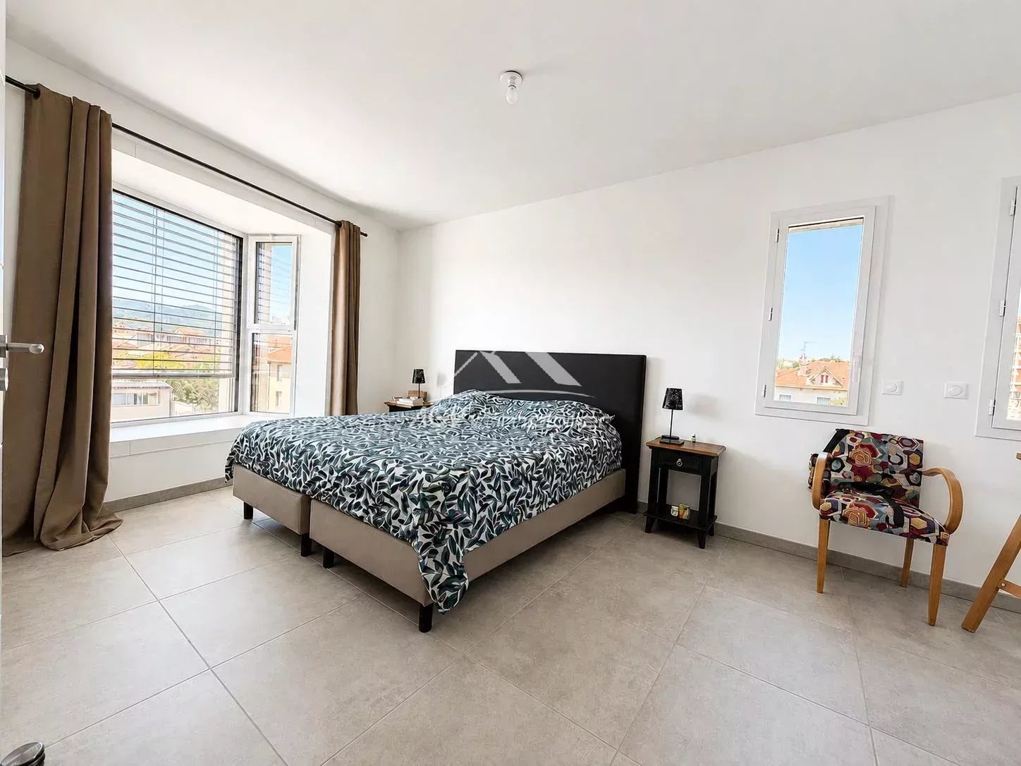 Appartement - Résidence sécurisée - 4 chambres - Alès