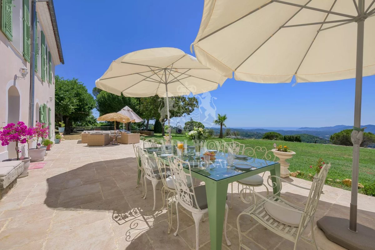 SOLE AGENT: EXCEPTIONAL MANOR COUNTRY HOUSE WITH PANORAMIC VIEW