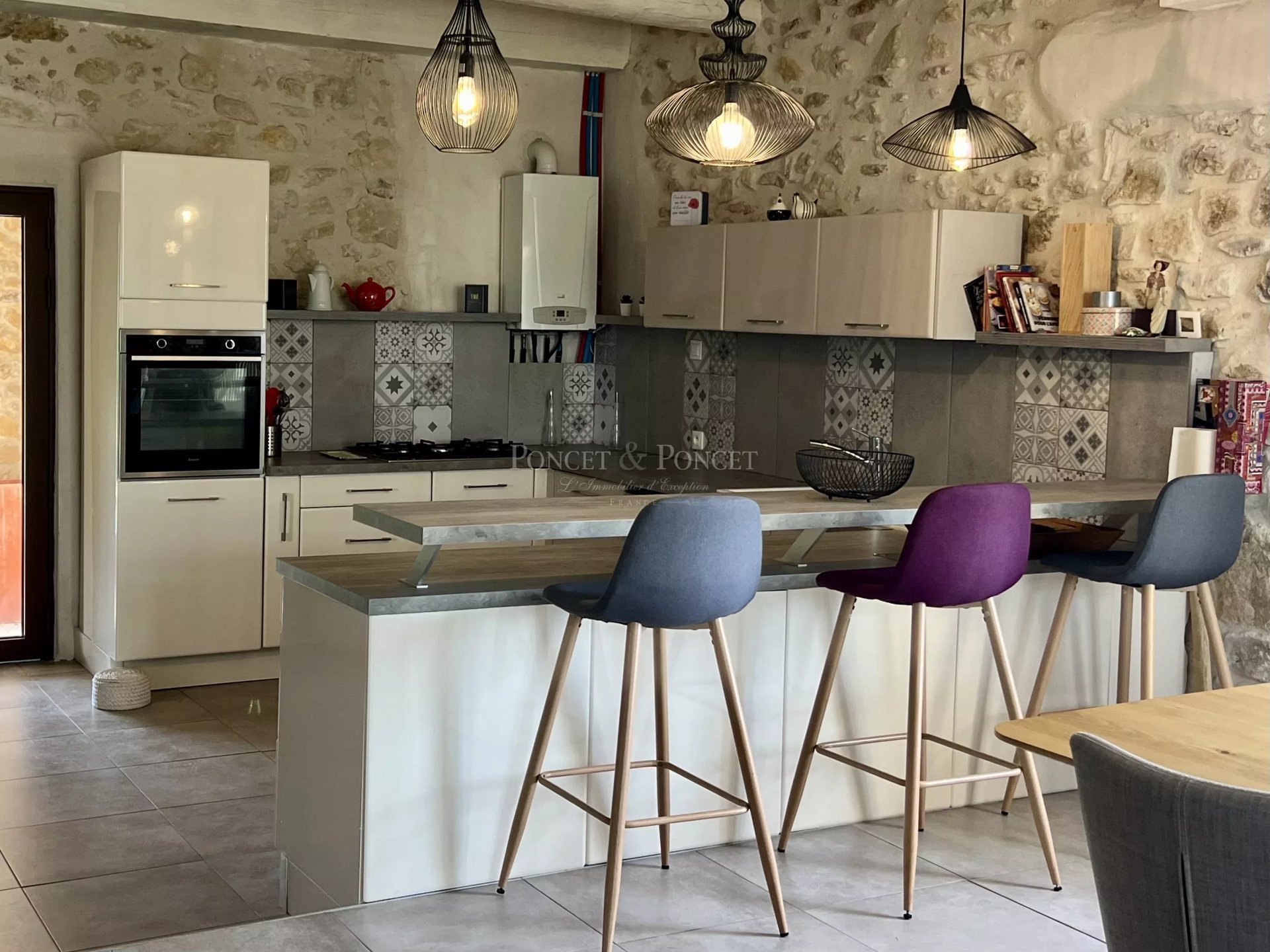 10 Bedroom Villa/Townhouse's Image 21