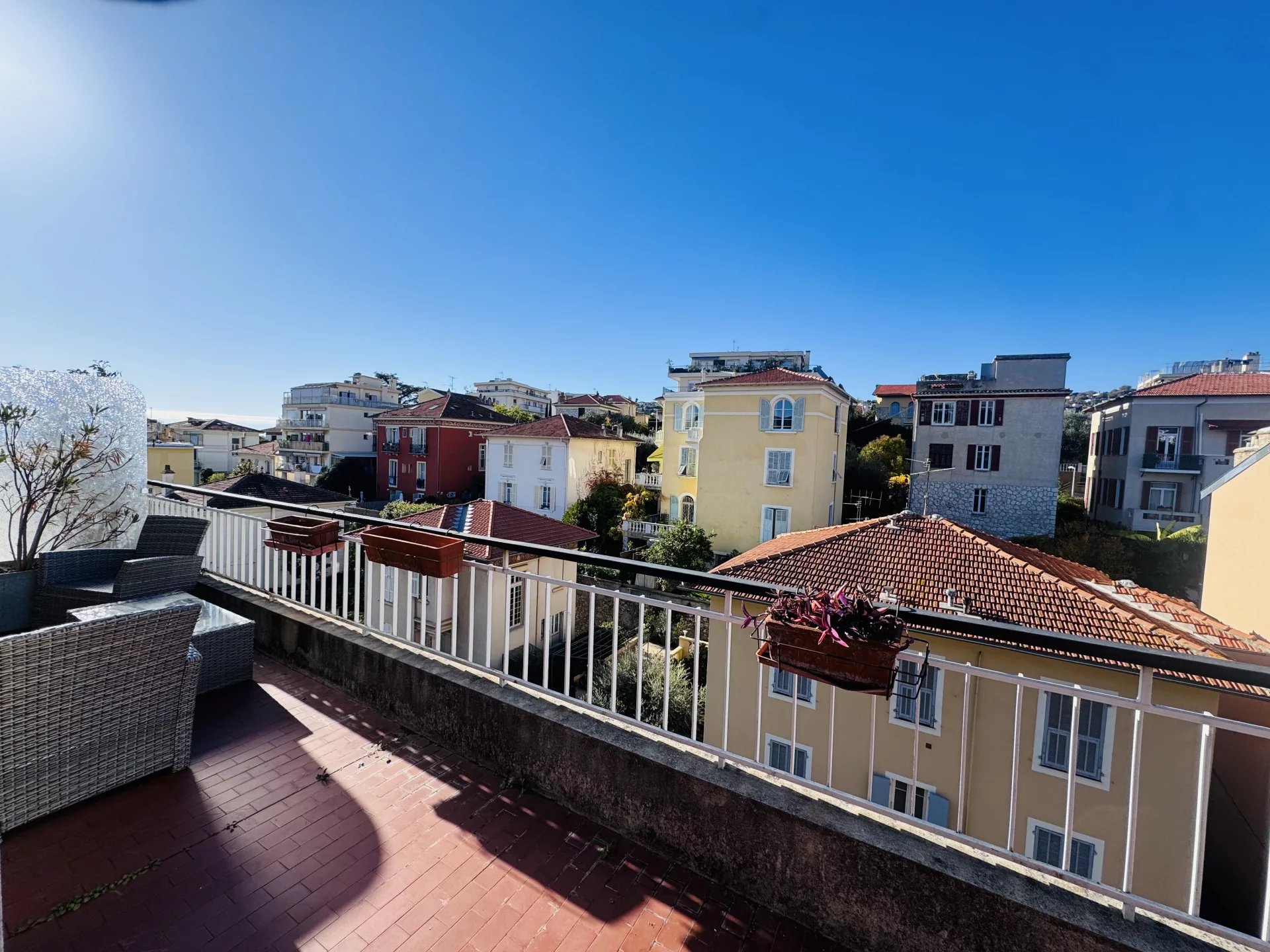 NICE Le Ray St Maurice T2 meublée