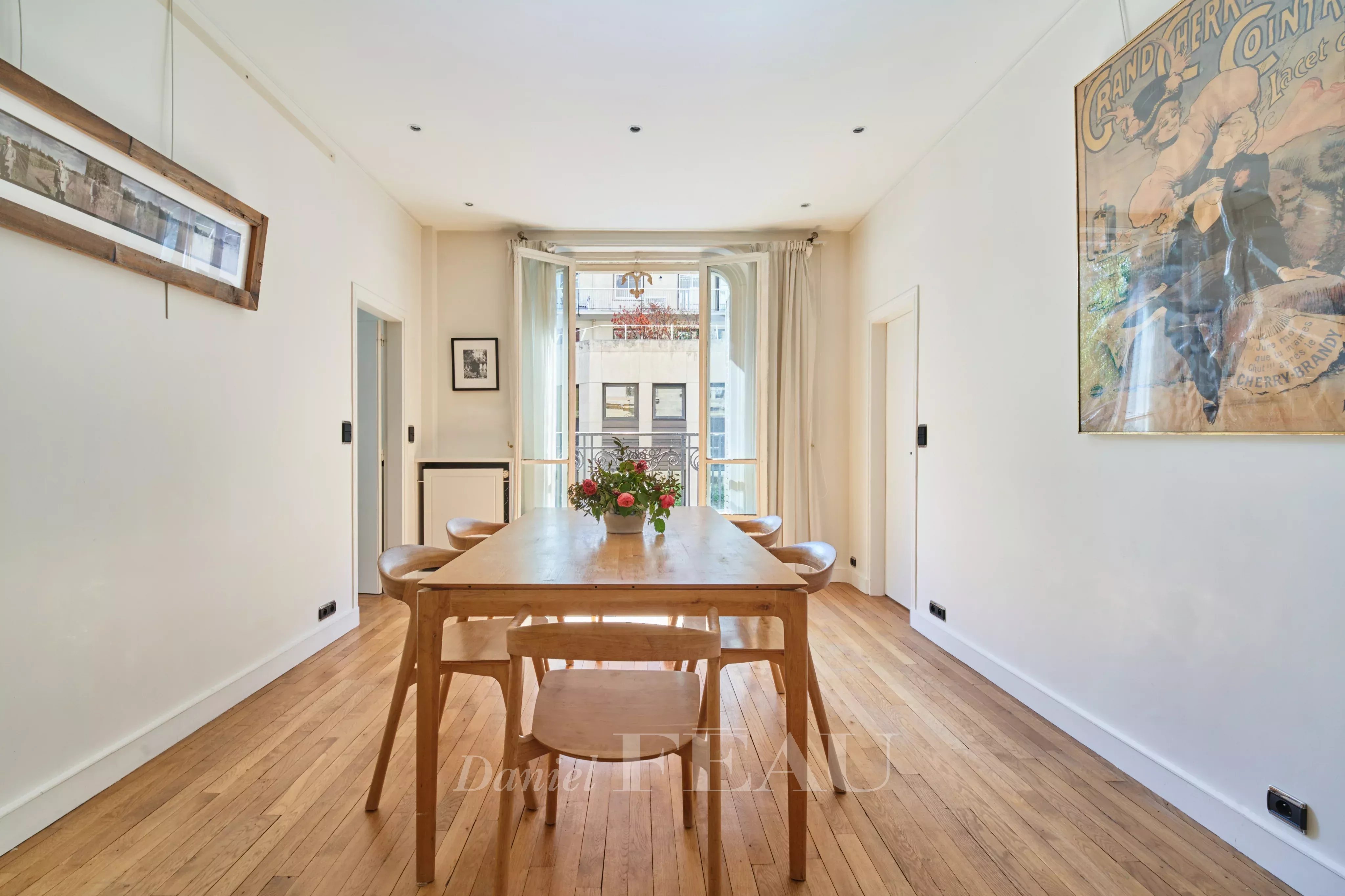 Sale Apartment Paris 7th