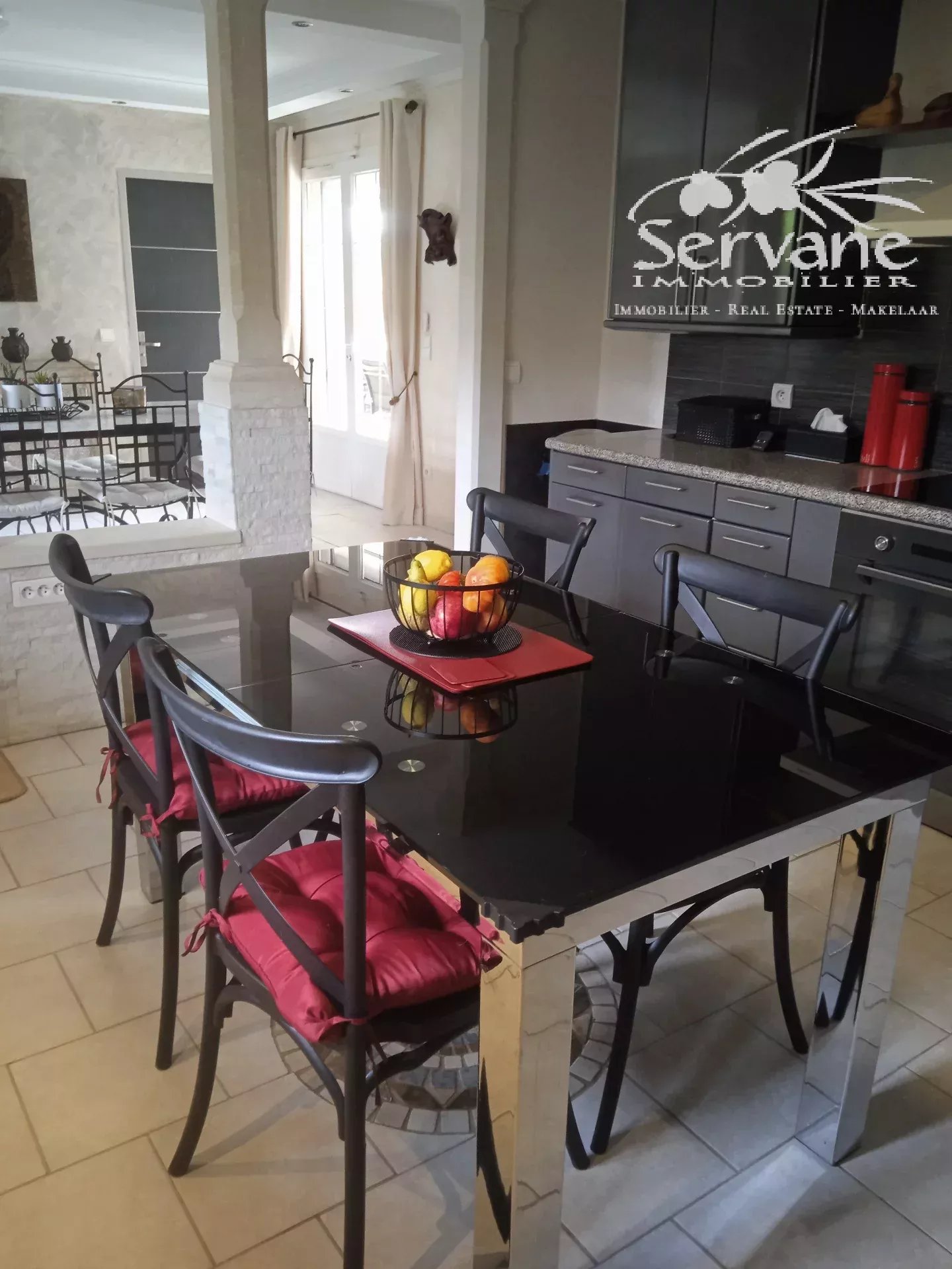 VERY NICE 4 BEDROOMS VILLA WITH POOL FOR SALE AUPS