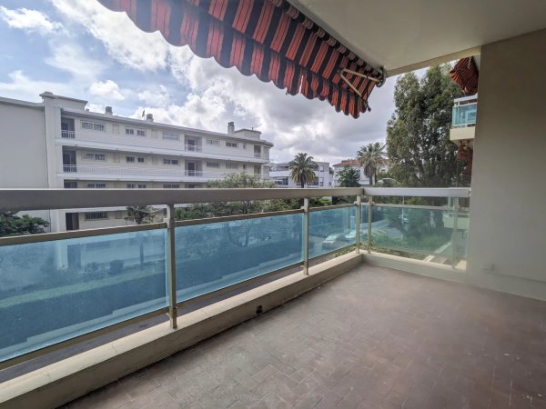 Nice Cimiez 3 bed apartment plus garage for sale — photo 3