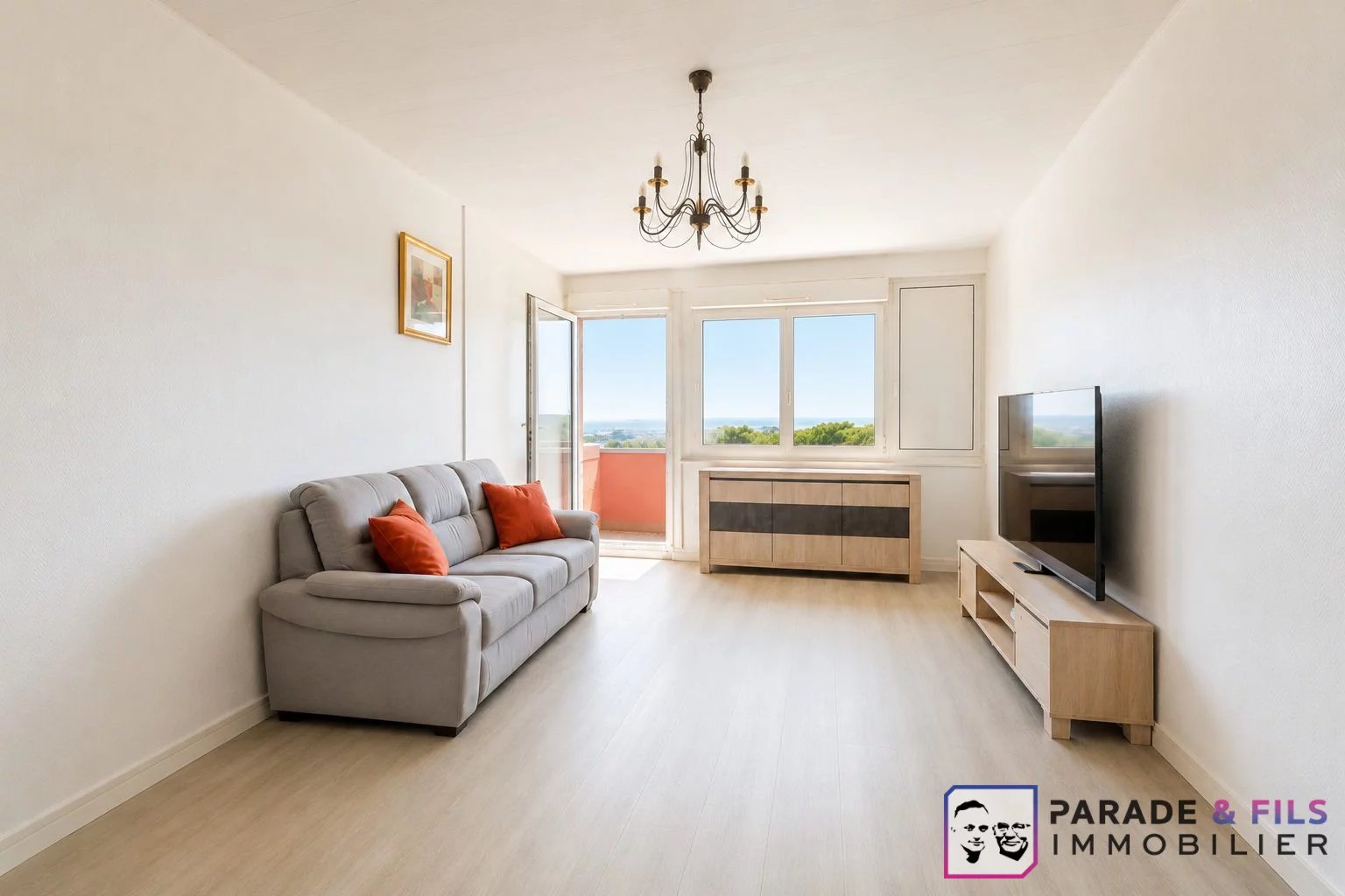 T4 LUMINEUX - SALON AVEC BALCON - 3 CHAMBRES - GRANDS RANGEMENTS