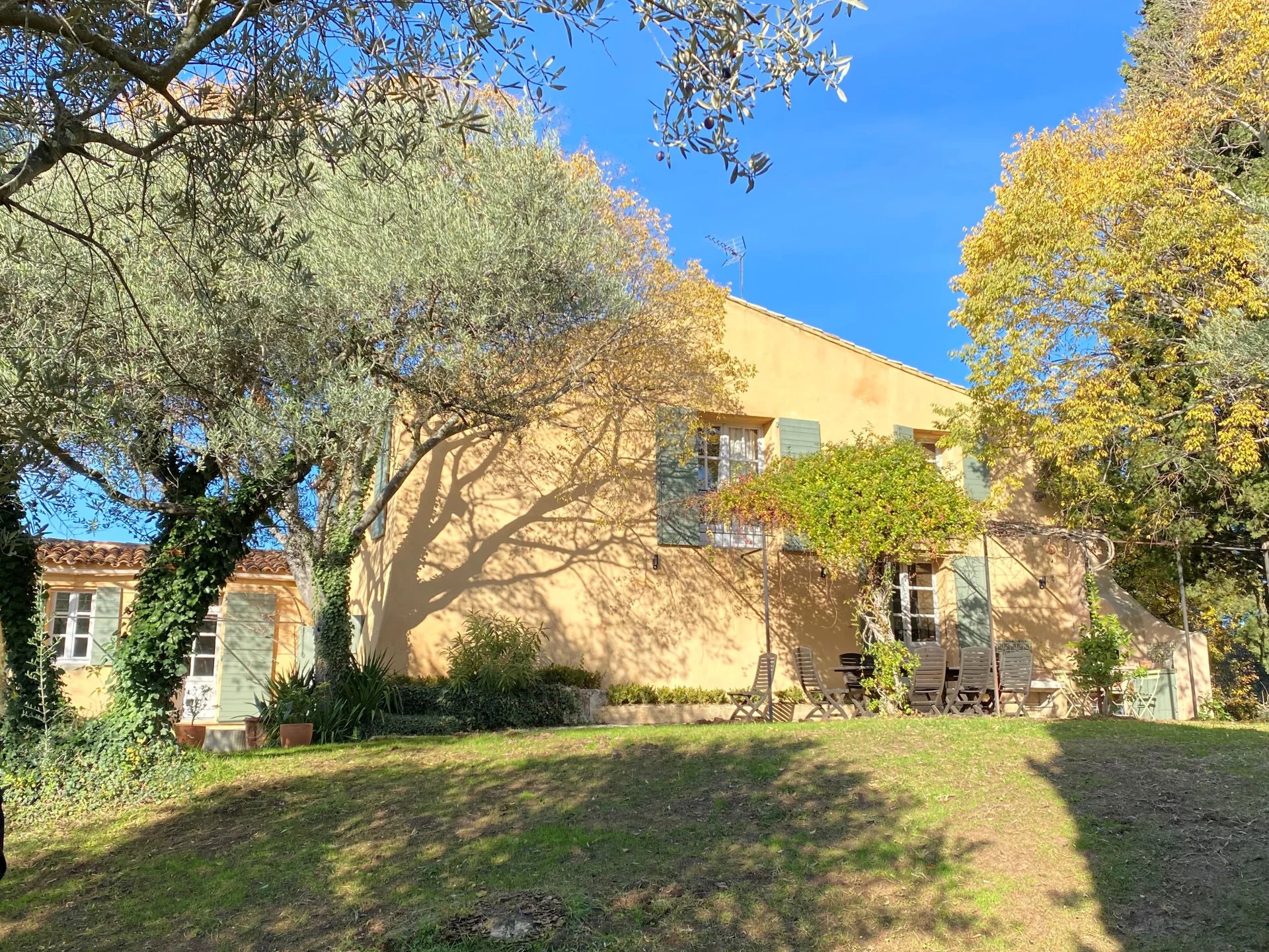 Mas ancien - sud d'Aix en Provence