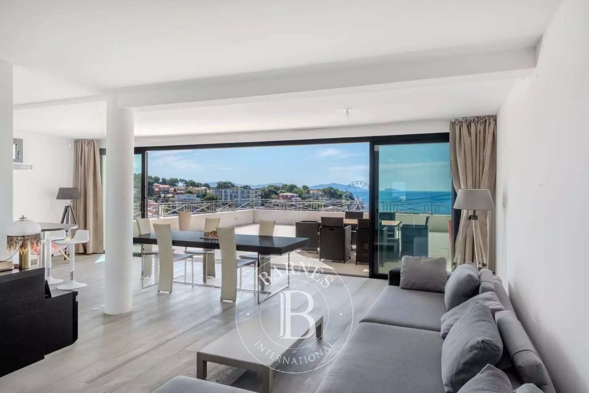 Luxurious 3-bedroom apartment with sea view terrace. - picture 5