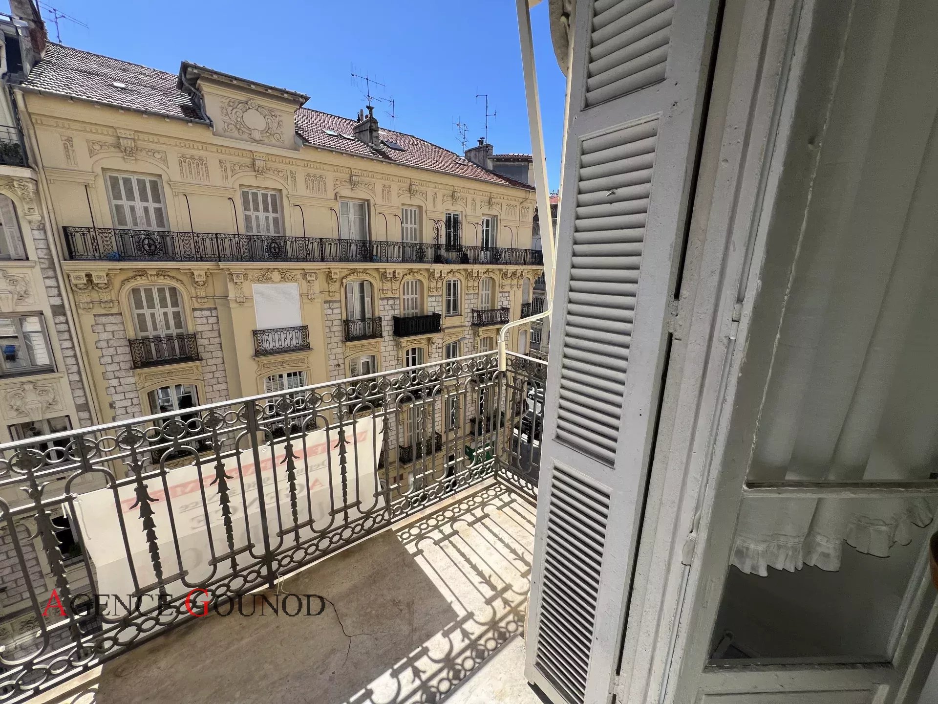 MAGNIFIQUE Immeuble MUSICIENS 83M² à Rénover