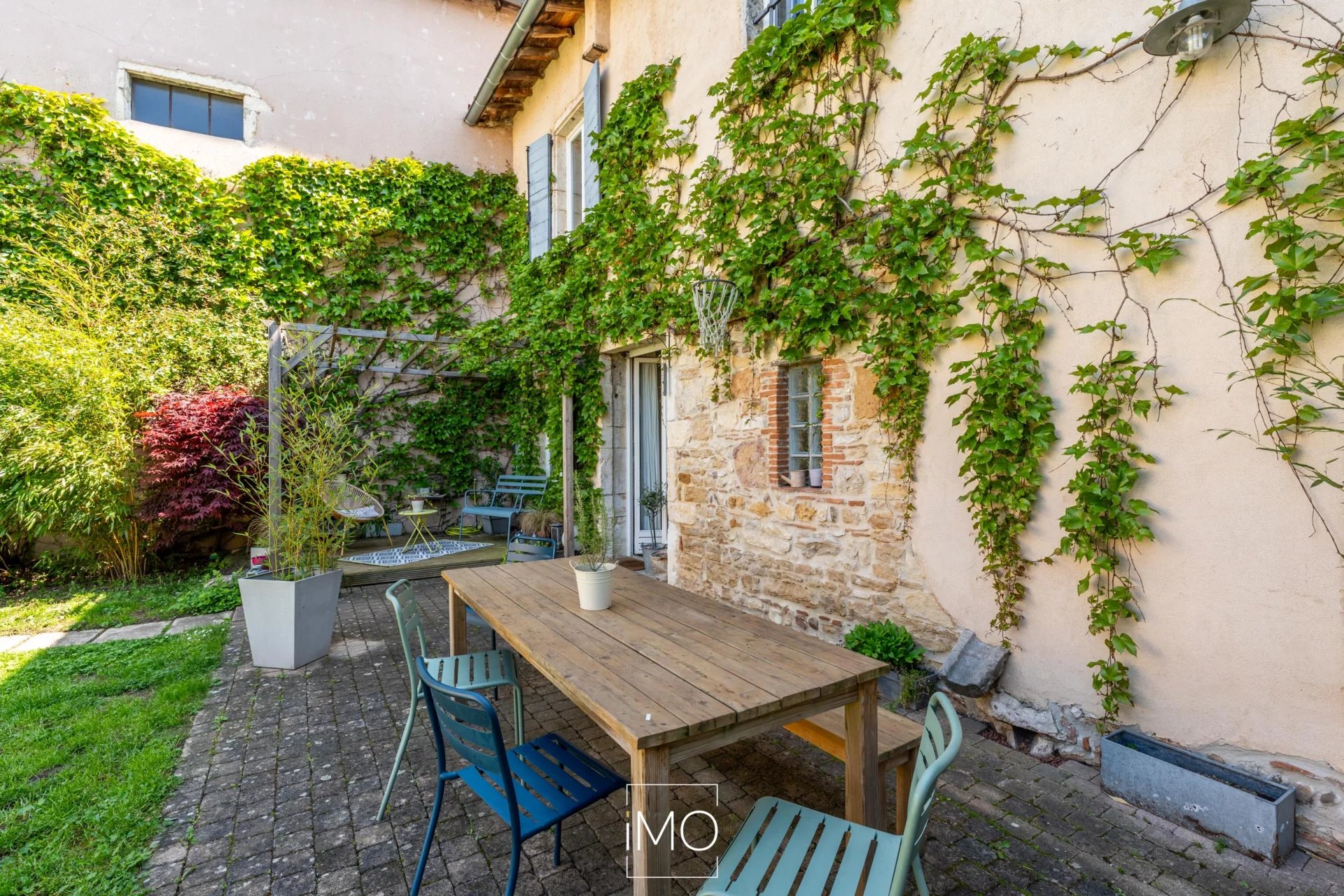 Maison rénovée avec charme de 151 m² – 6 chambres, piscine, atelier et extérieur sans vis-à-vis