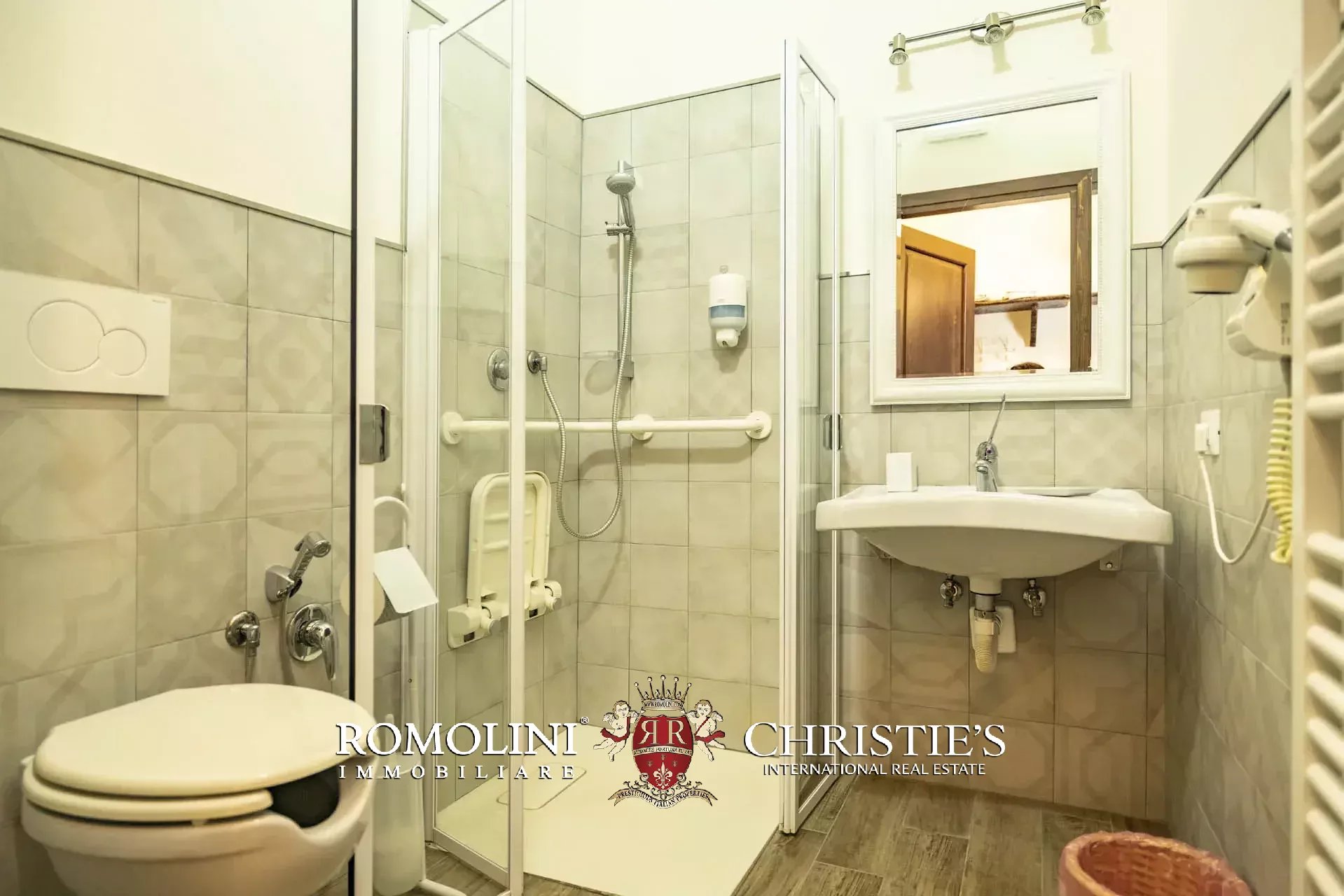 18 Bedroom Villa/Townhouse's Image 57