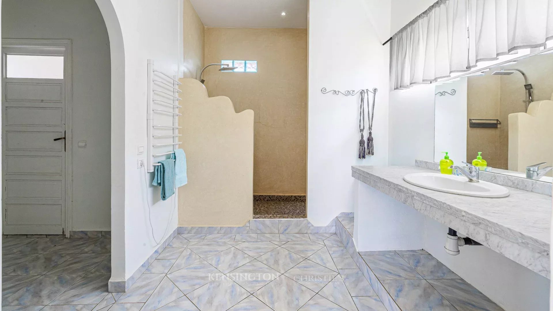 7 Bedroom Villa/Townhouse's Image 45