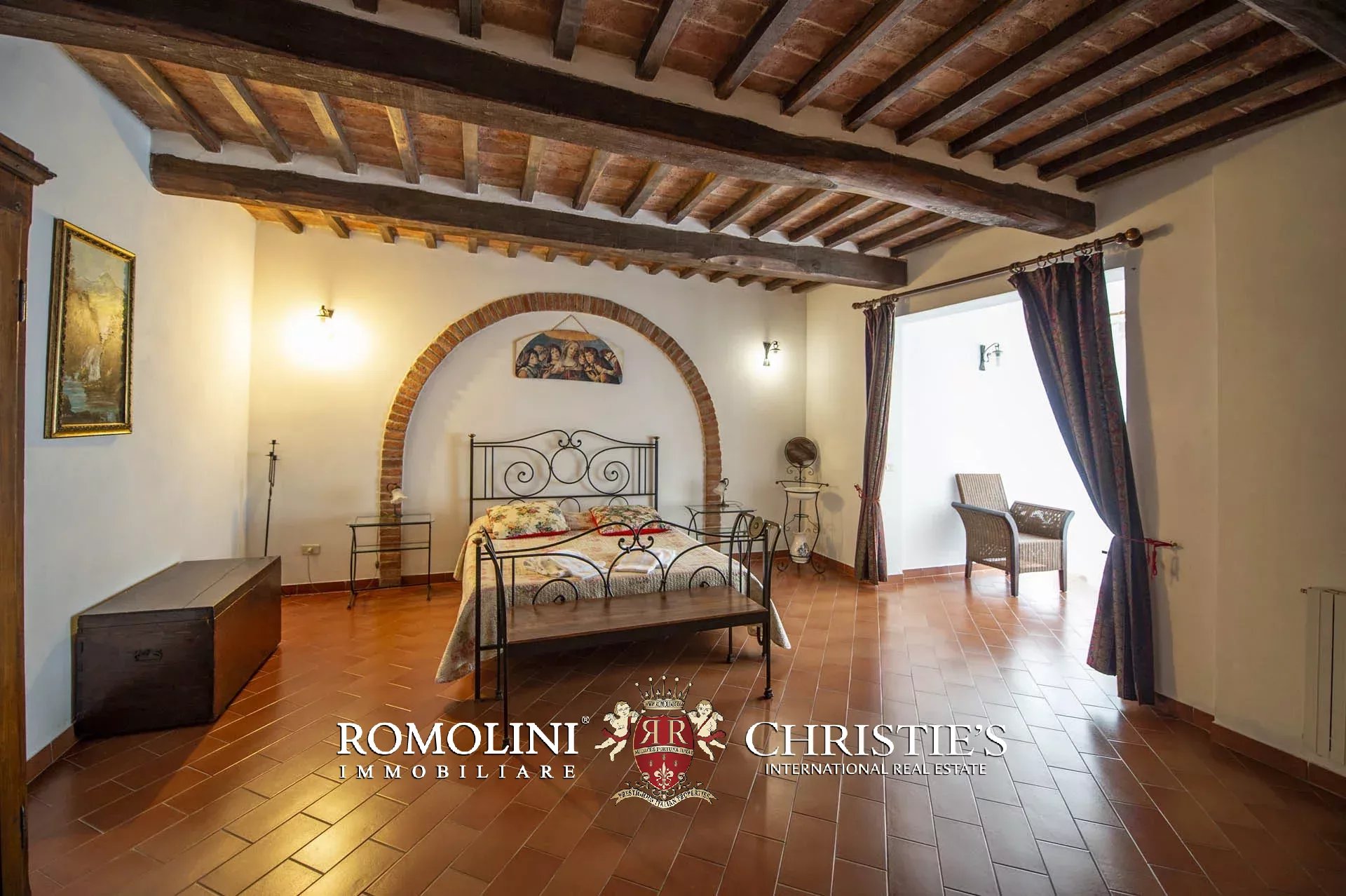 34 Bedroom Vineyard's Image 73