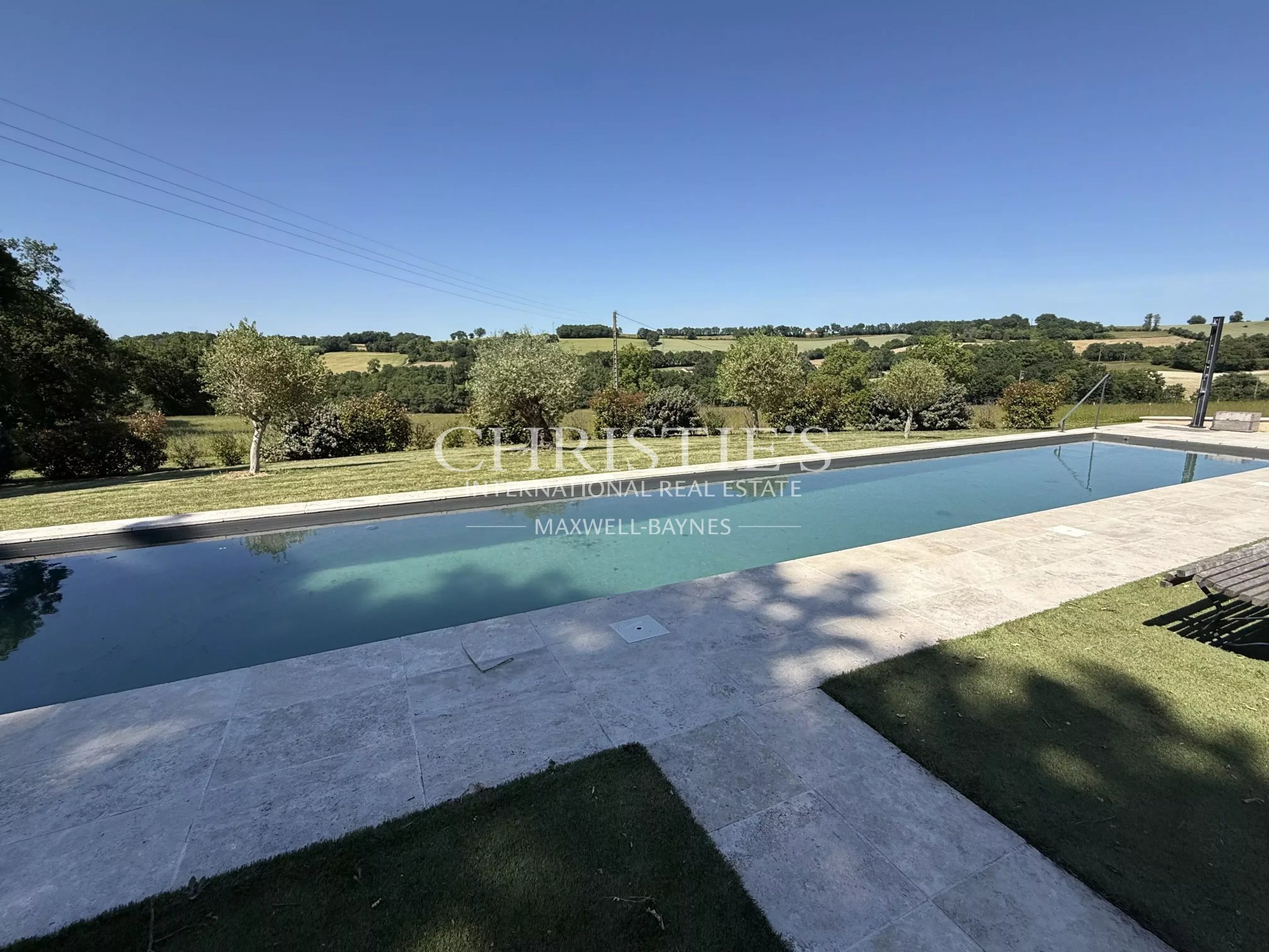 7 Bedroom Villa/Townhouse's Image 23