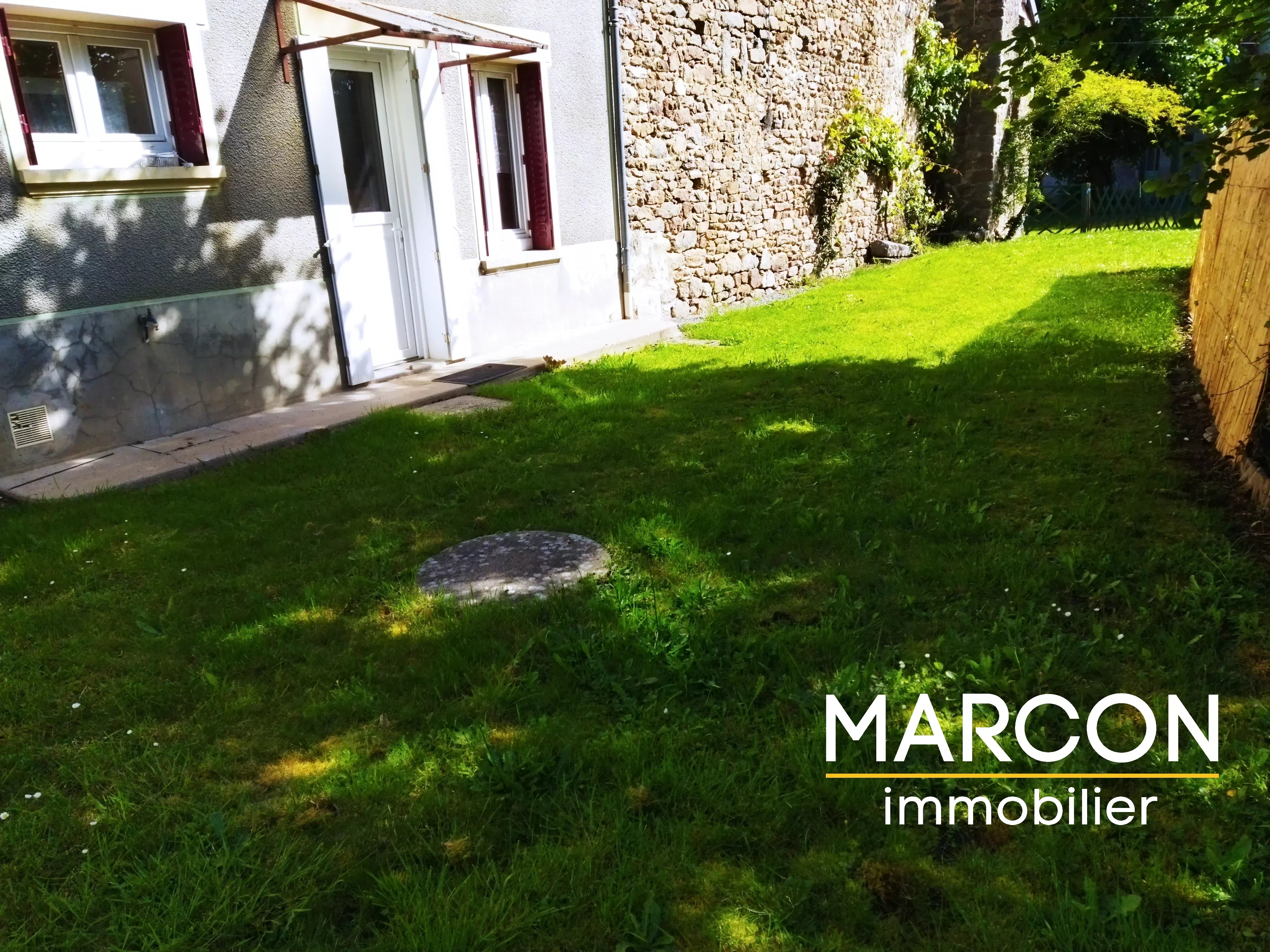 BELLE MAISON EN PIERRES entre GUERET et BOURGANEUF