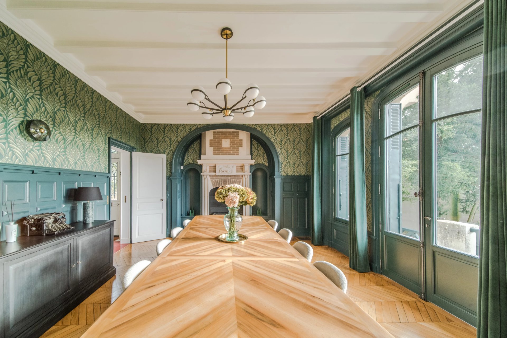 6 Bedroom Villa/Townhouse's Image 7