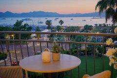 Sea View apartment for sale on the Croisette, Cannes — photo 1 of 7