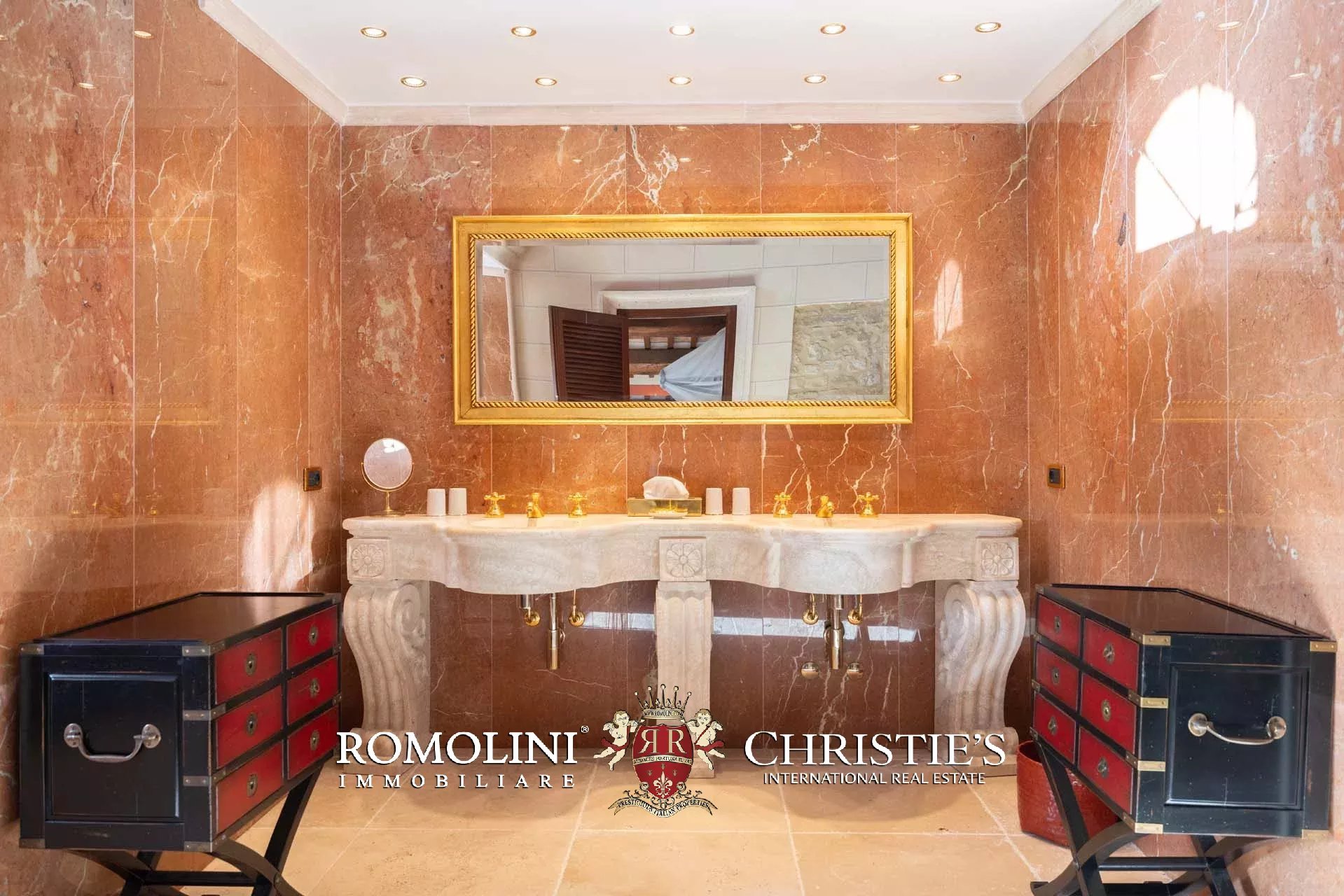 10 Bedroom Villa/Townhouse's Image 118