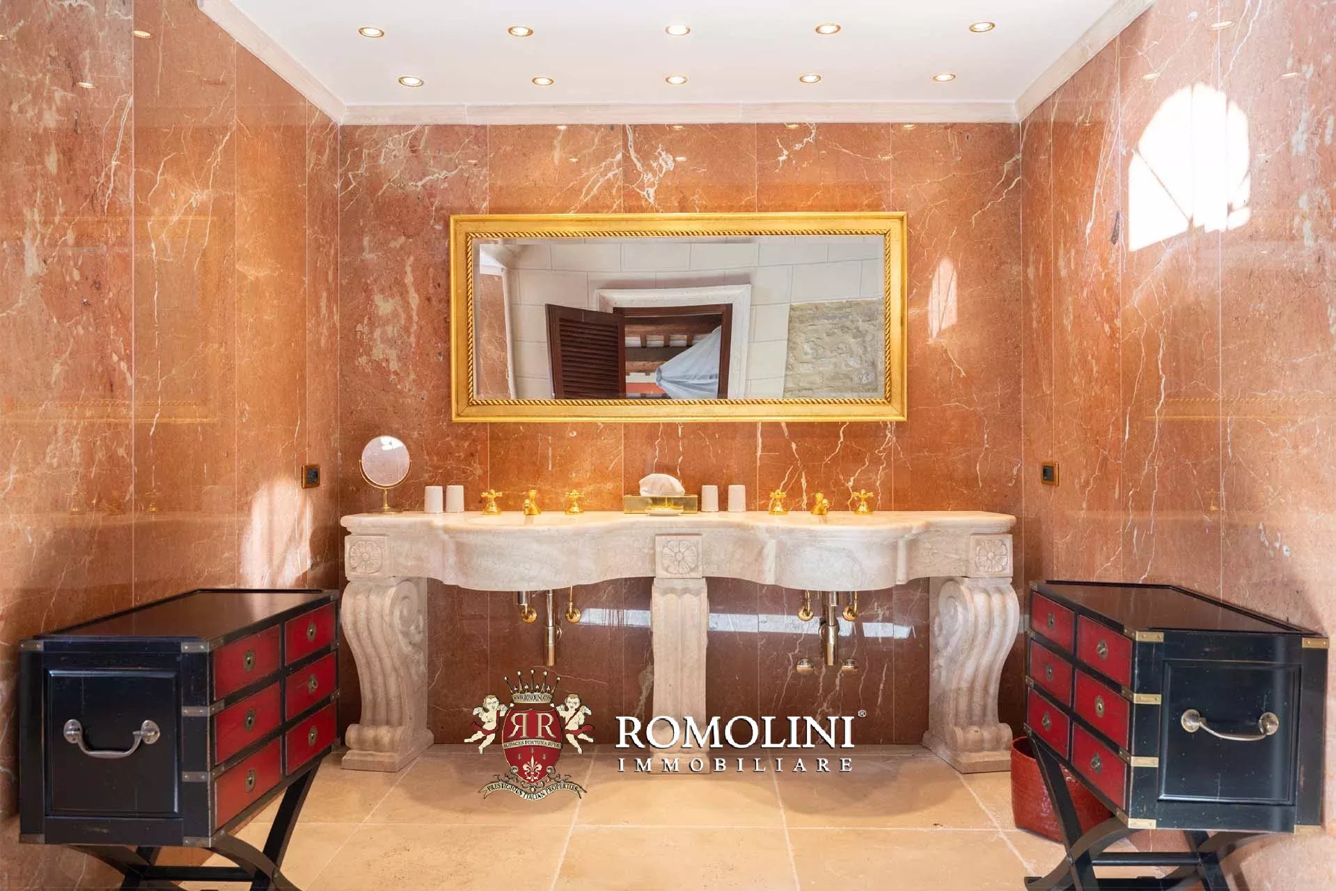 10 Bedroom Villa/Townhouse's Image 118
