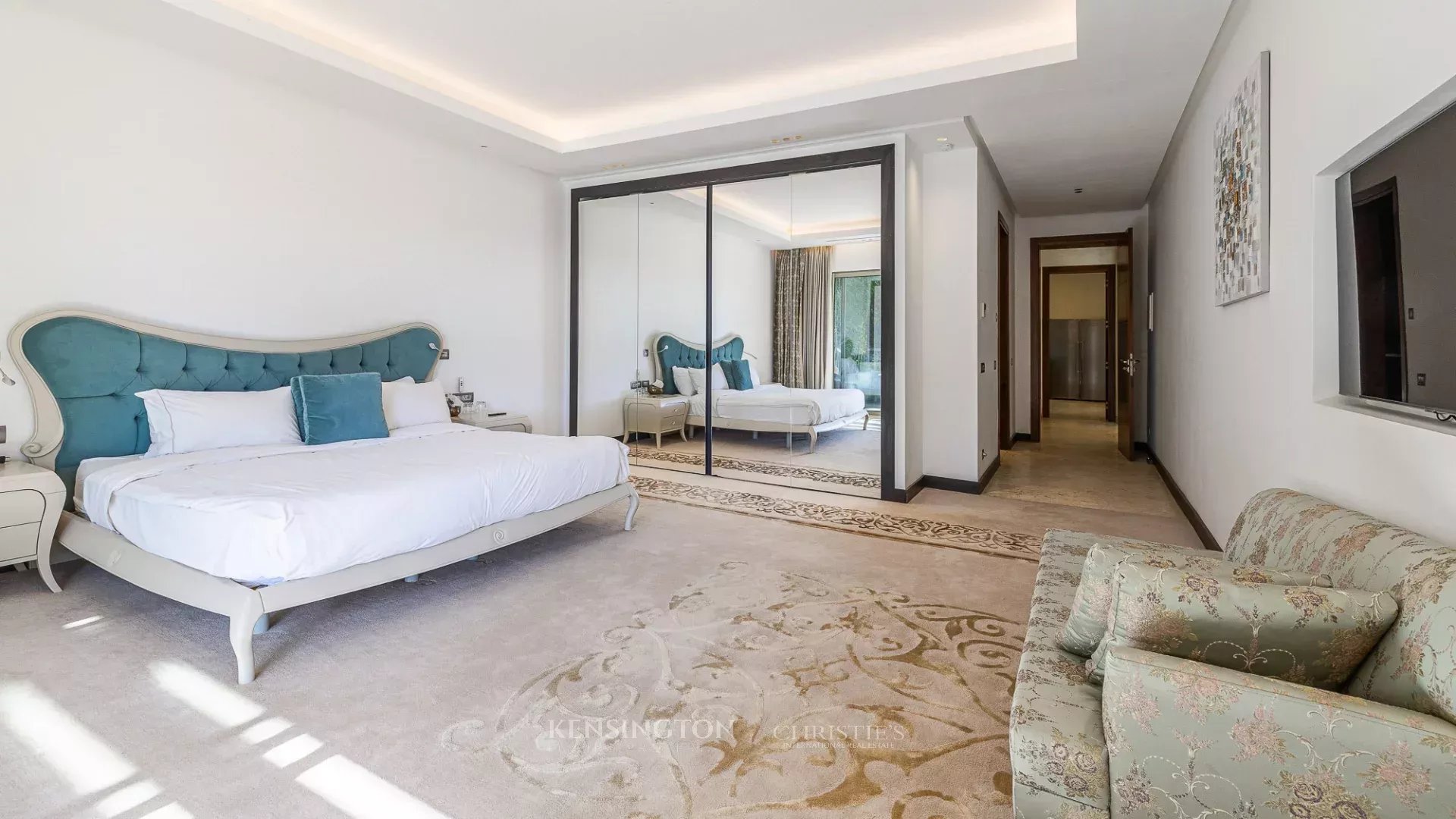 6 Bedroom Villa/Townhouse's Image 28