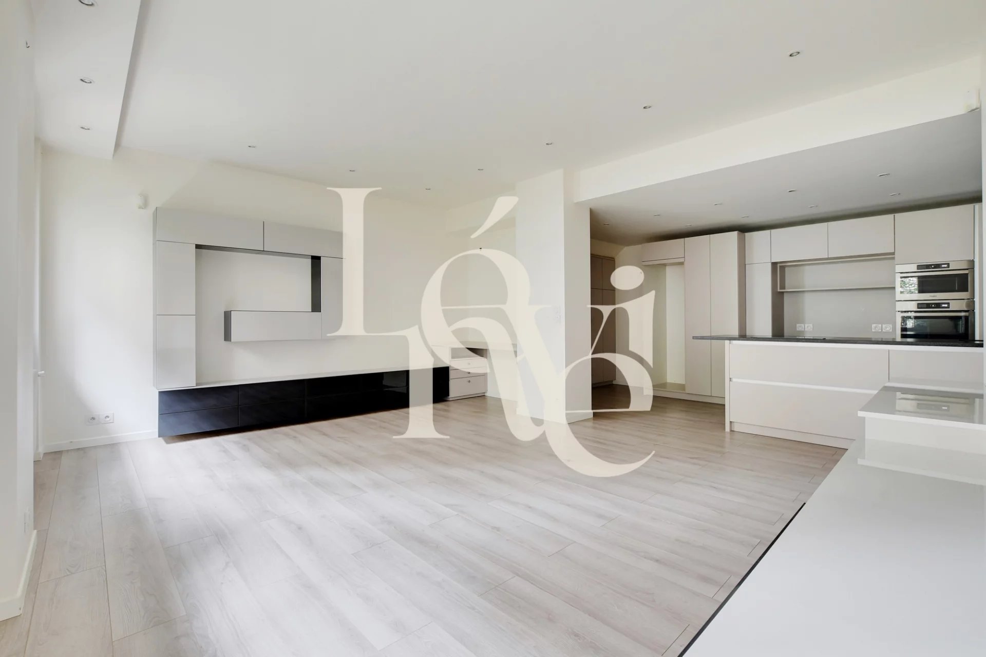 Appartement avec parking - 2 pièces - 57m2 - 75013 Paris