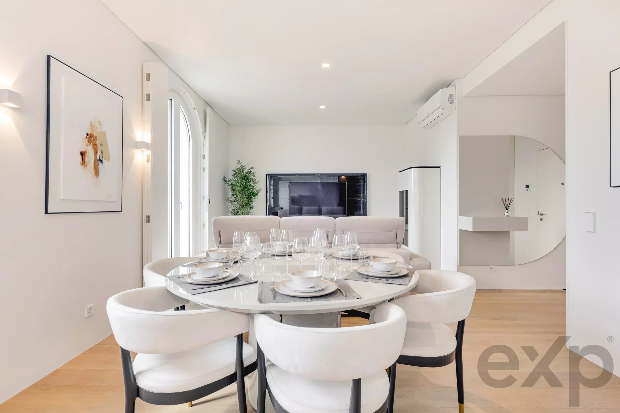 Duplex Apartment 86806328 image 10