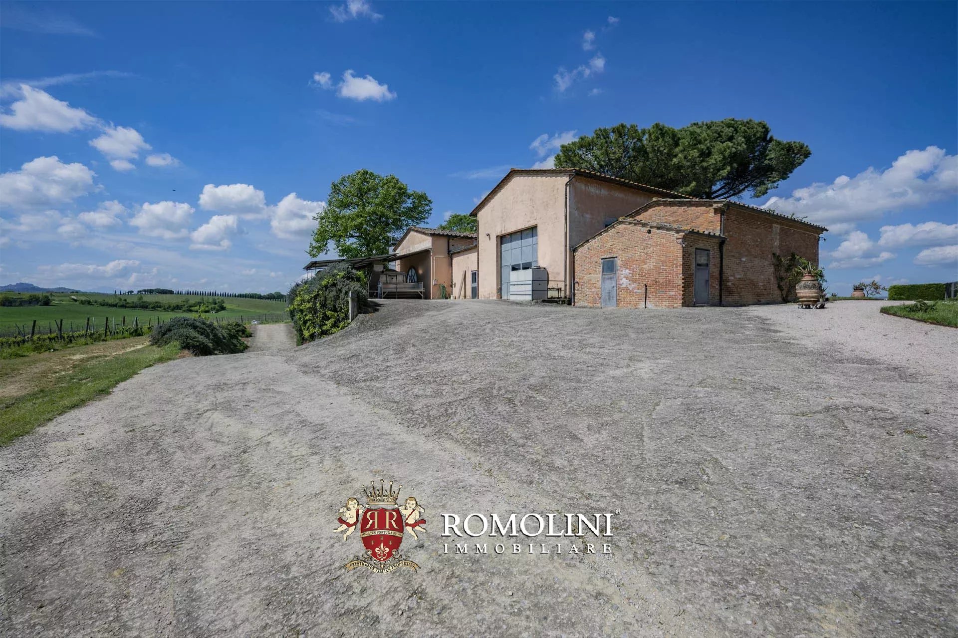 34 Bedroom Vineyard's Image 33
