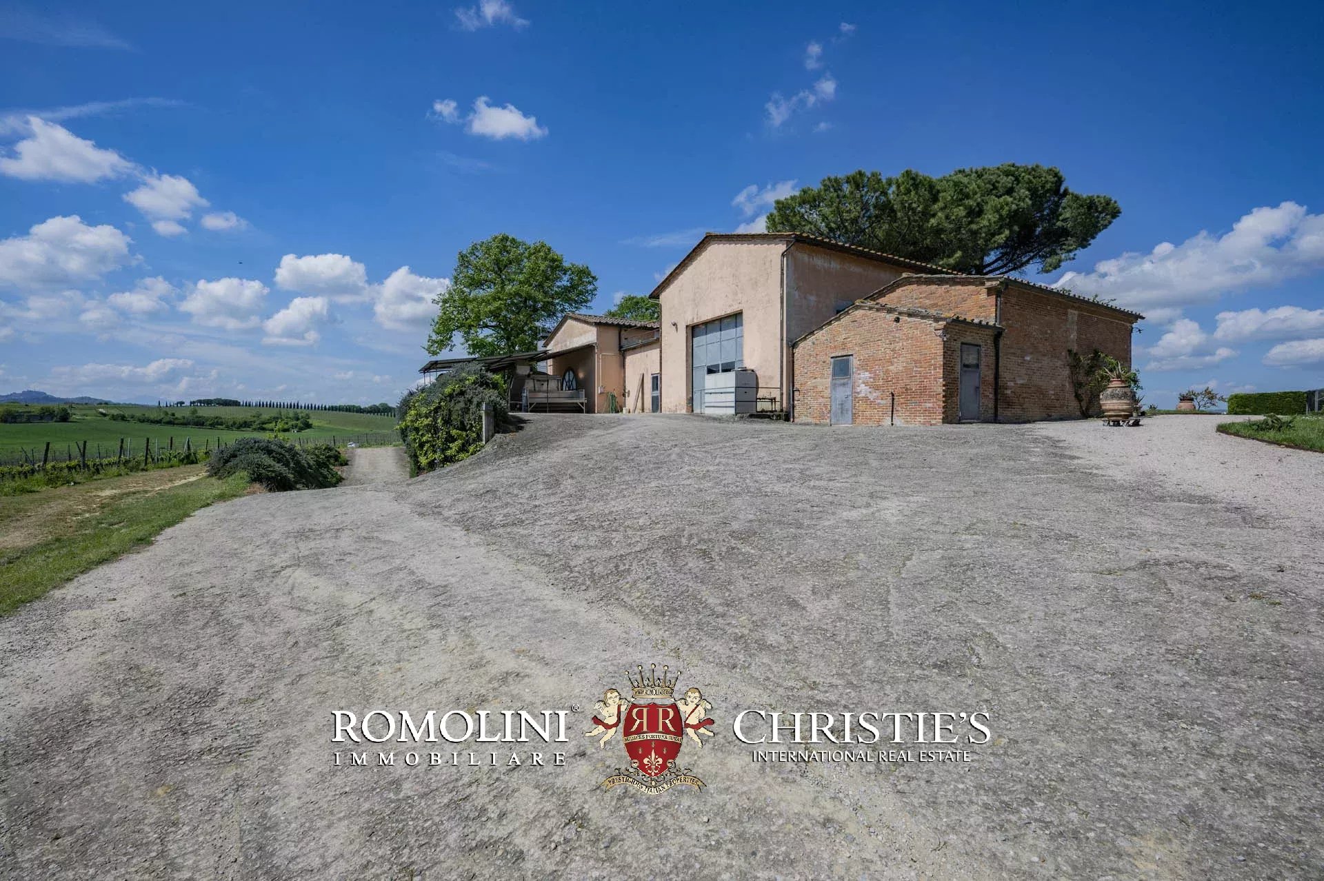 34 Bedroom Vineyard's Image 33