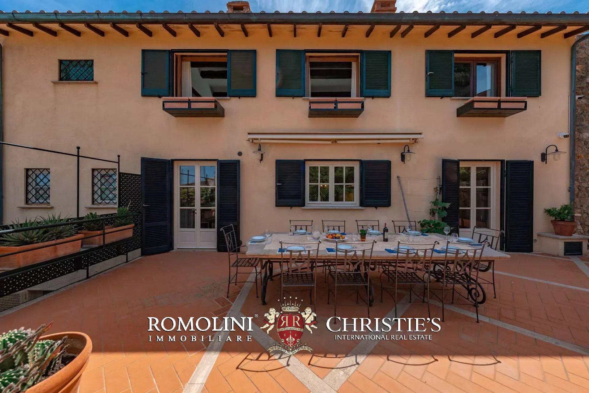 11 Bedroom Villa/Townhouse's Image 5
