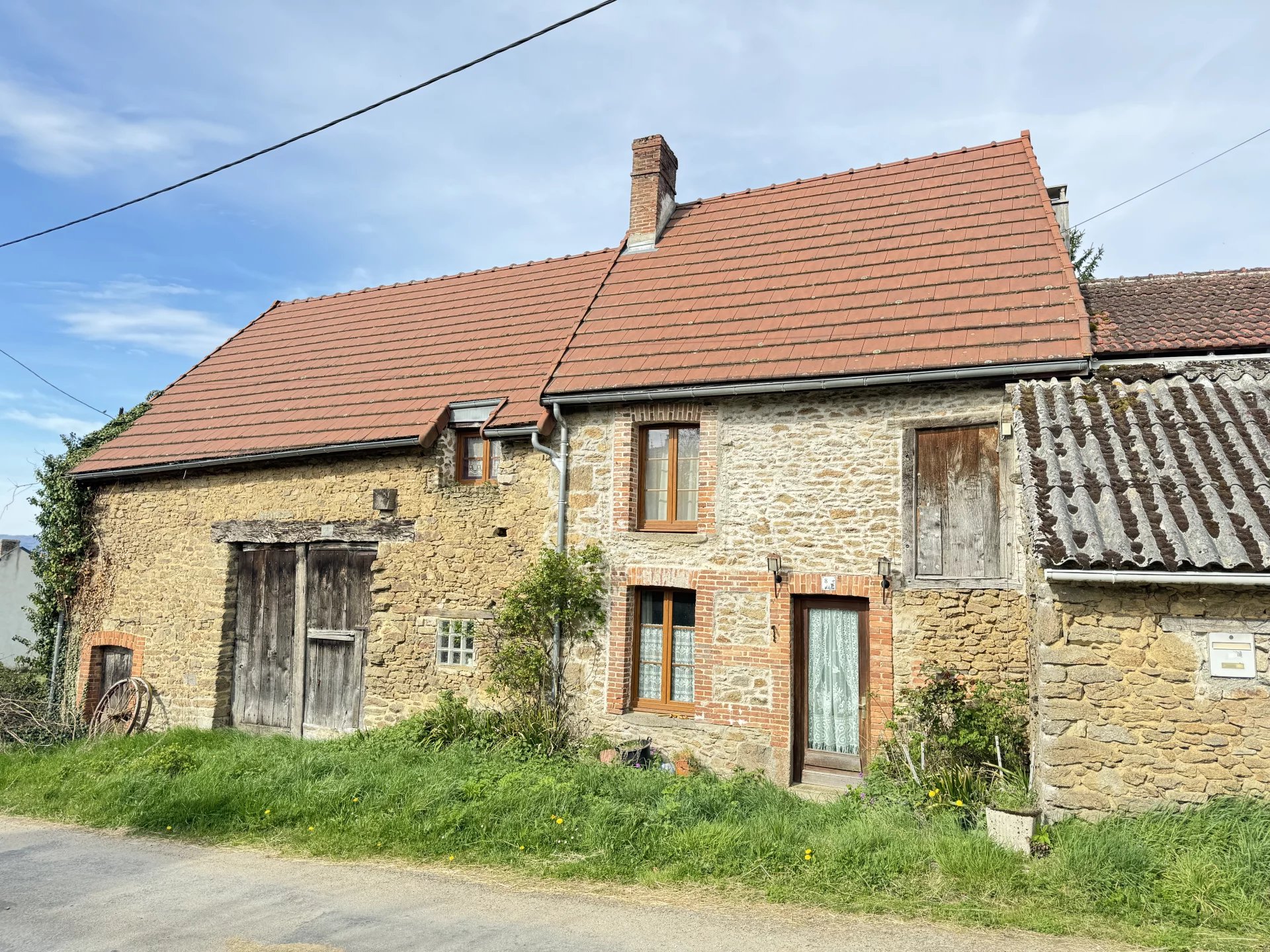Farmhouse to renovate - Between Guéret and Jarnages
