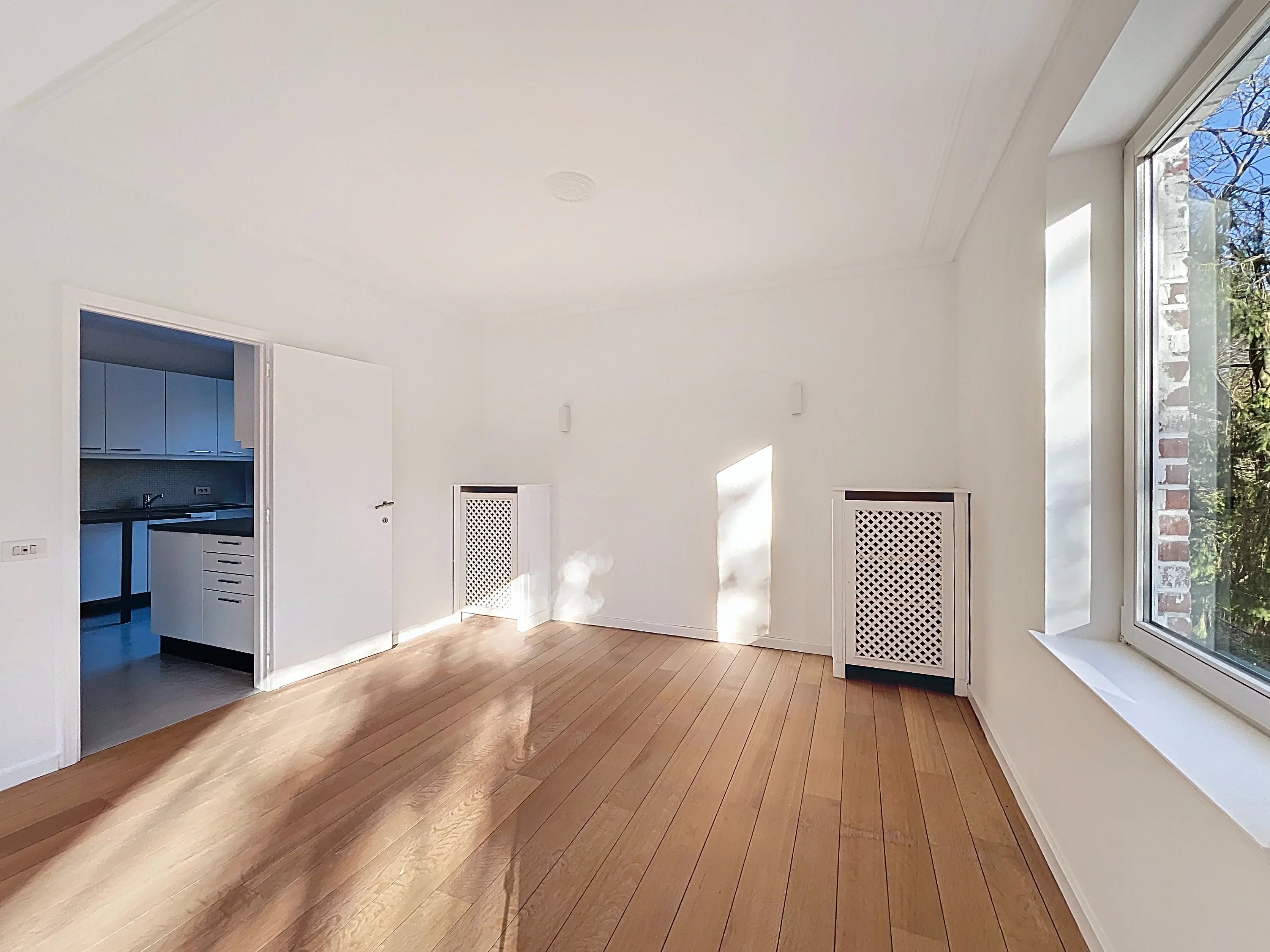 Uccle - Bright 3-bedroom apartment with terrace in a quiet, green setting