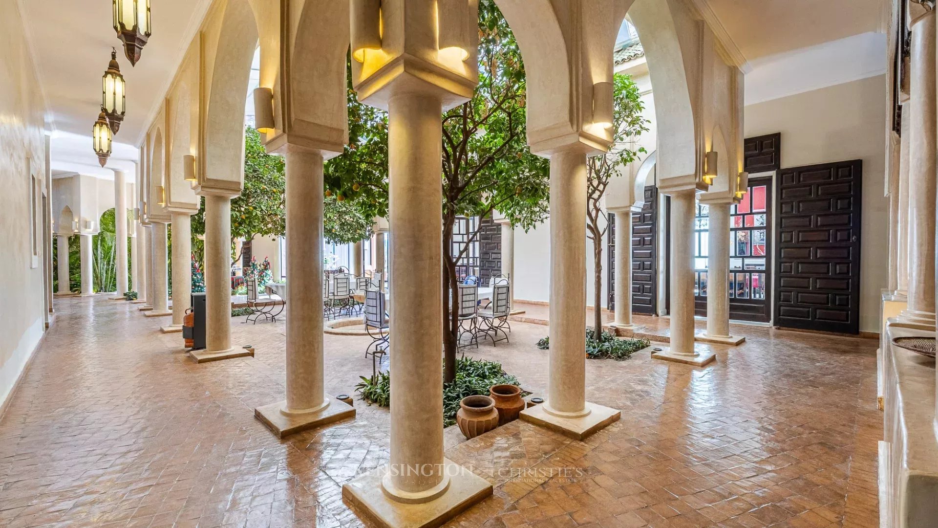 8 Bedroom Villa/Townhouse's Image 7