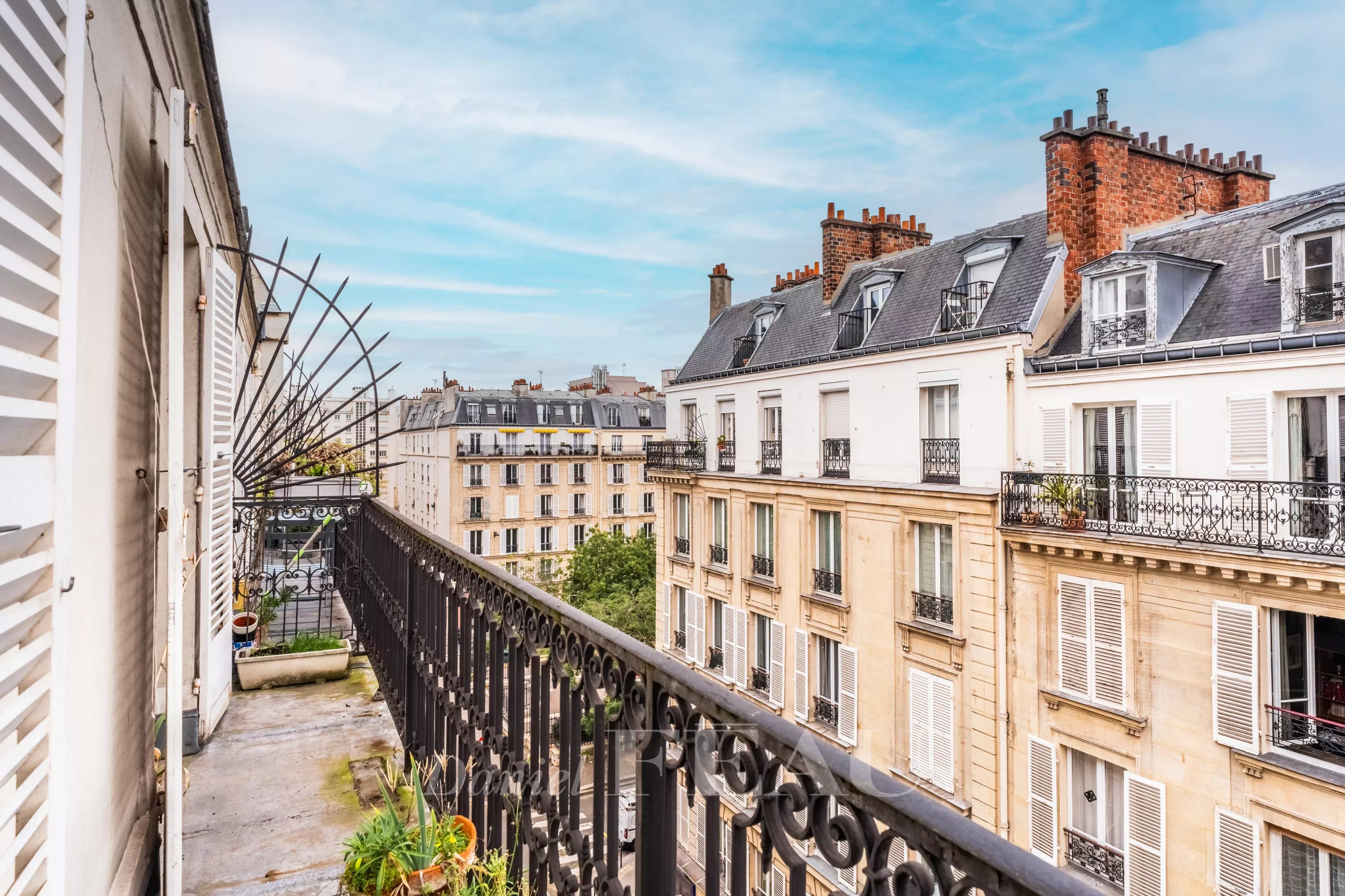 Sale Apartment Paris 17th