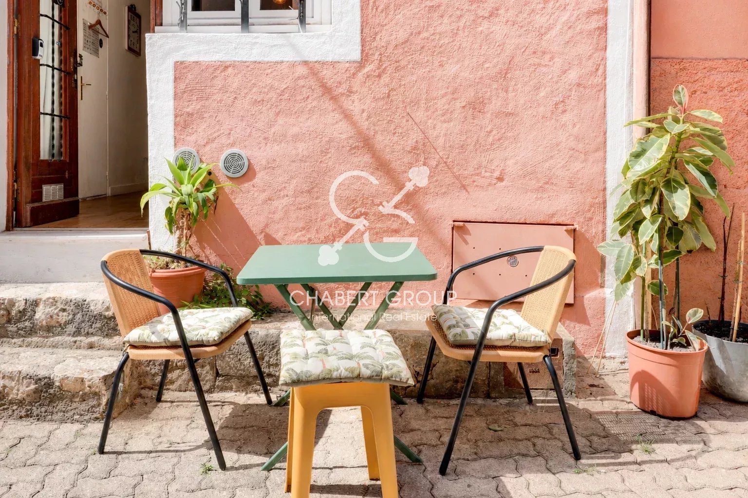 VILLEFRANCHE-SUR-MER – APPARTEMENT – 39 M² – VIEILLE VILLE – EXTÉRIEUR – À 200 M DE LA MER – FORTE RENTABILITÉ LOCATIVE - Photo 2