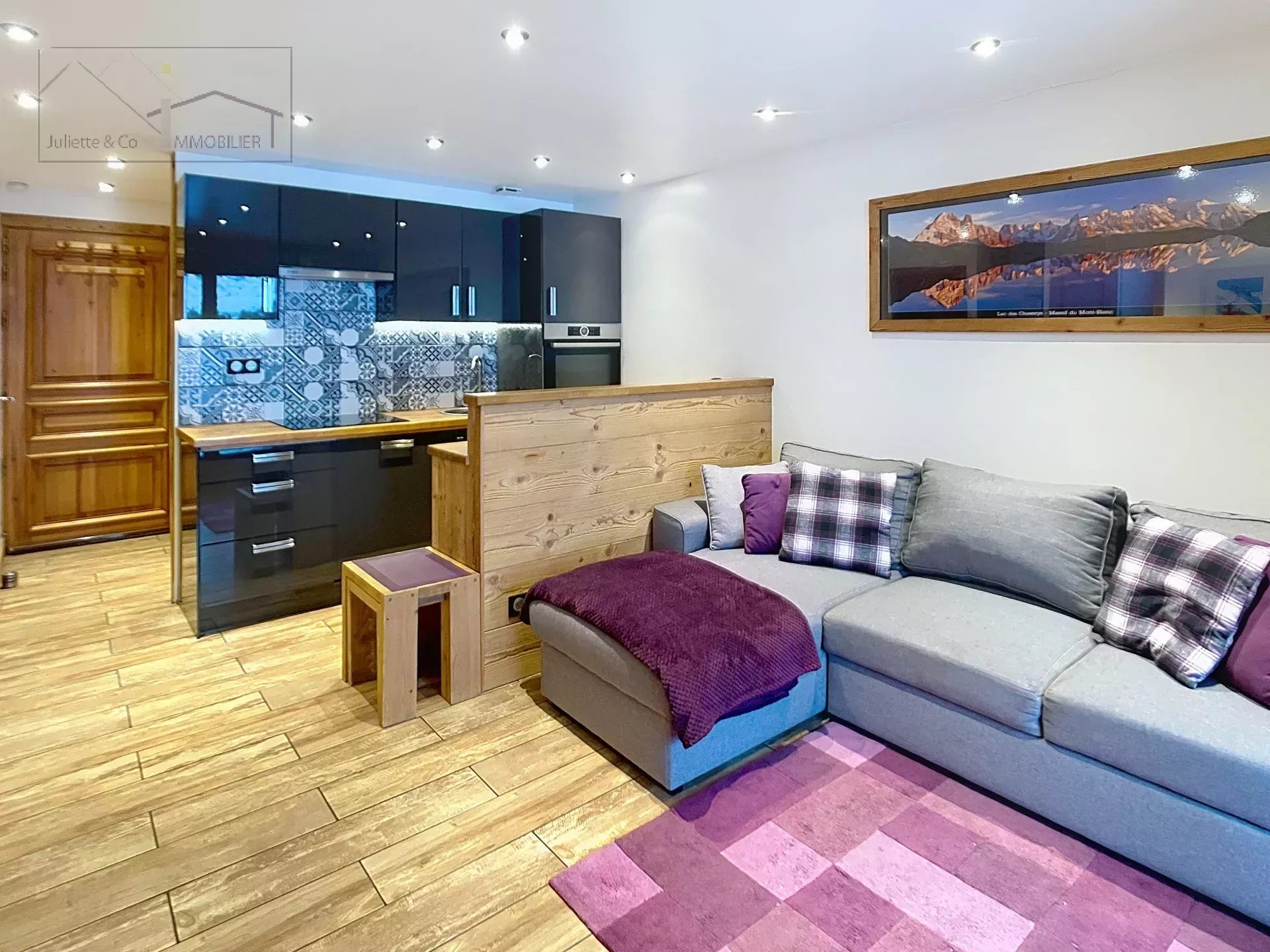 Photo of flat for sale with private garden