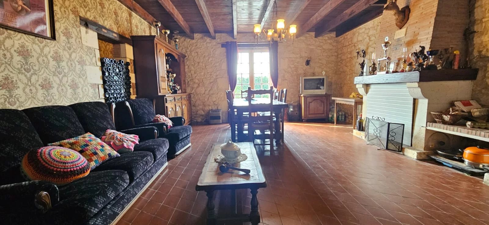 Maison de 135 m² avec 110 m² de dépendances et 3000 m² de terrain