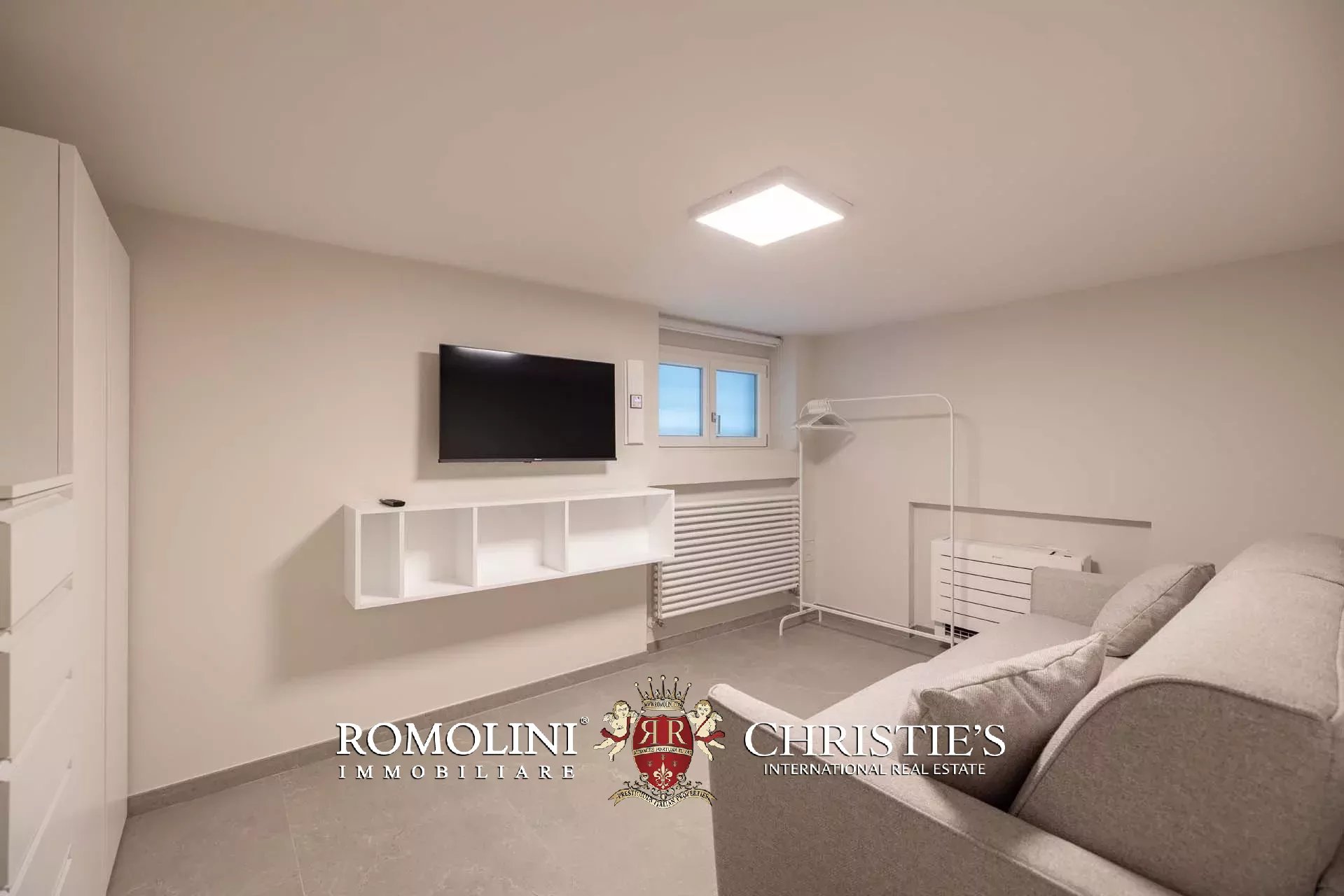 5 Bedroom Villa/Townhouse's Image 31