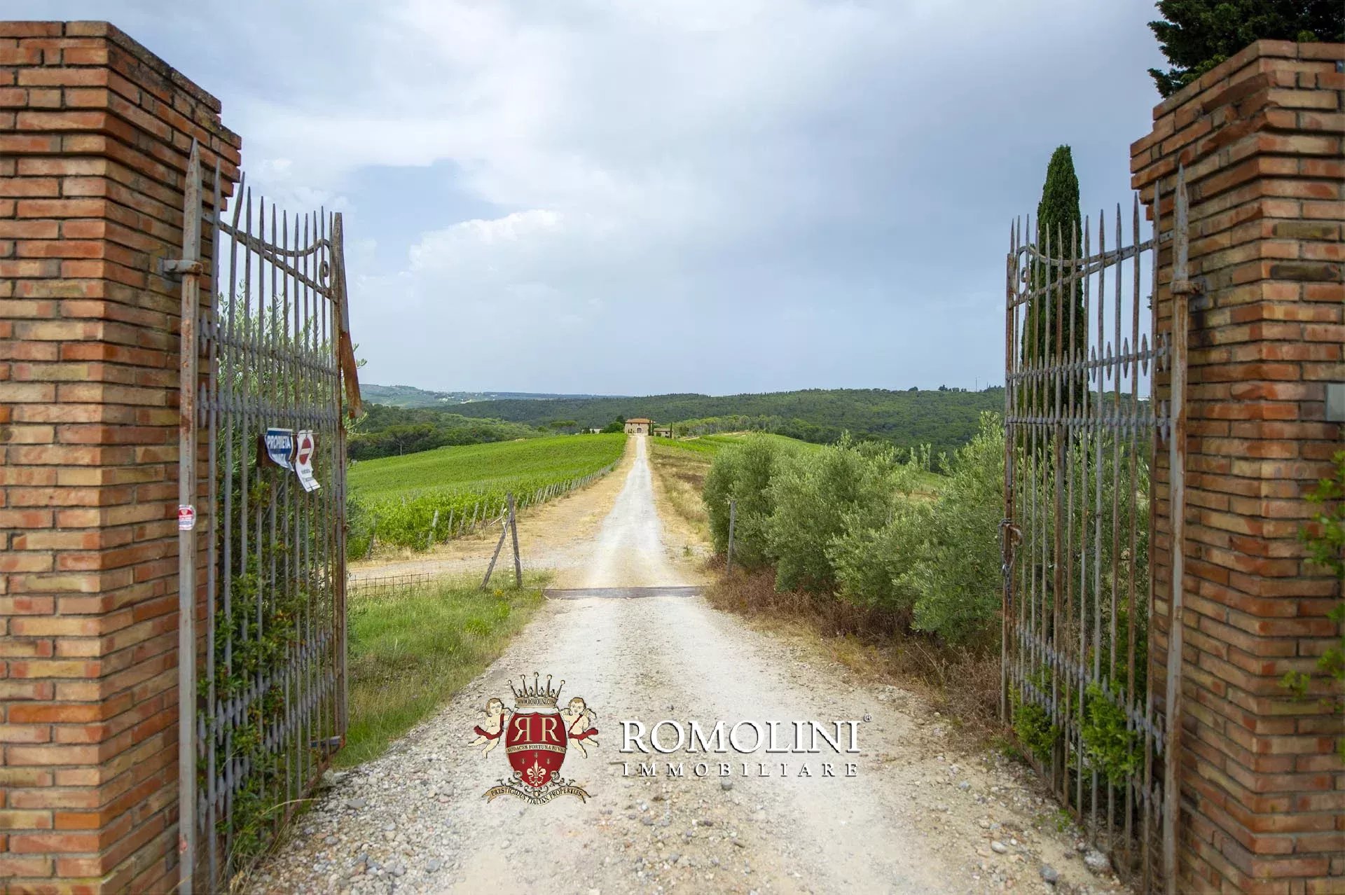 6 Bedroom Vineyard's Image 4
