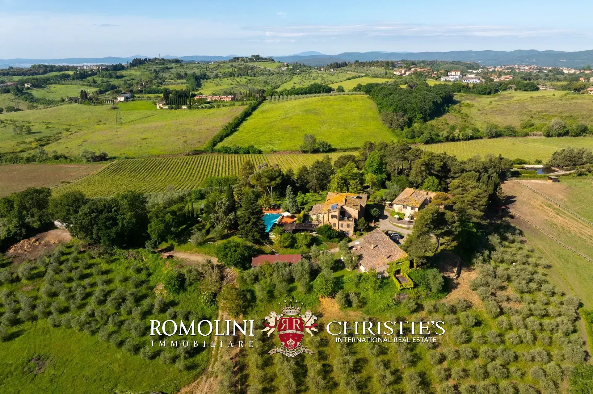 18 Bedroom Vineyard's Image 7