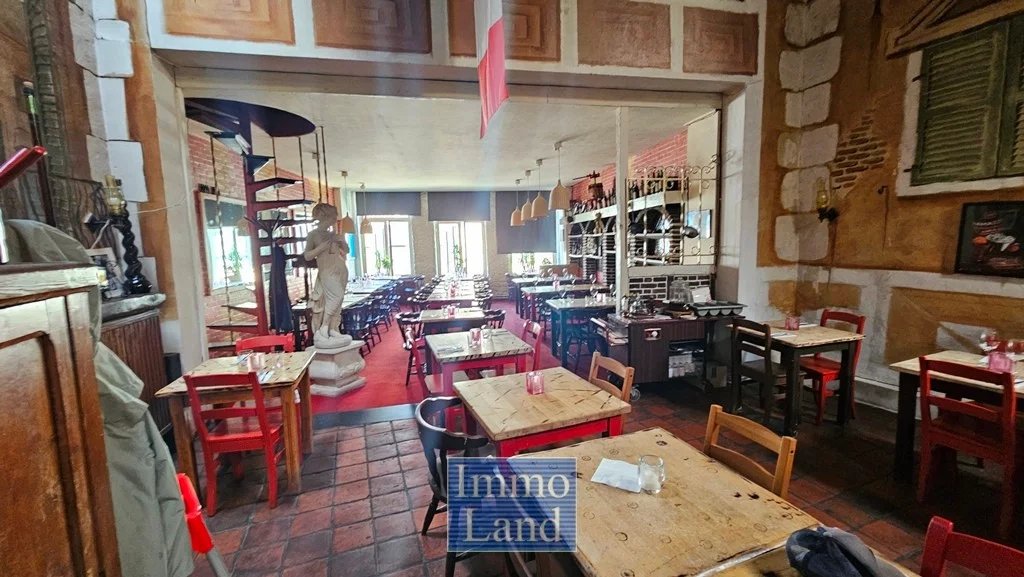 Te koop: karaktervol opbrengsteigendom in het hart van Hasselt
