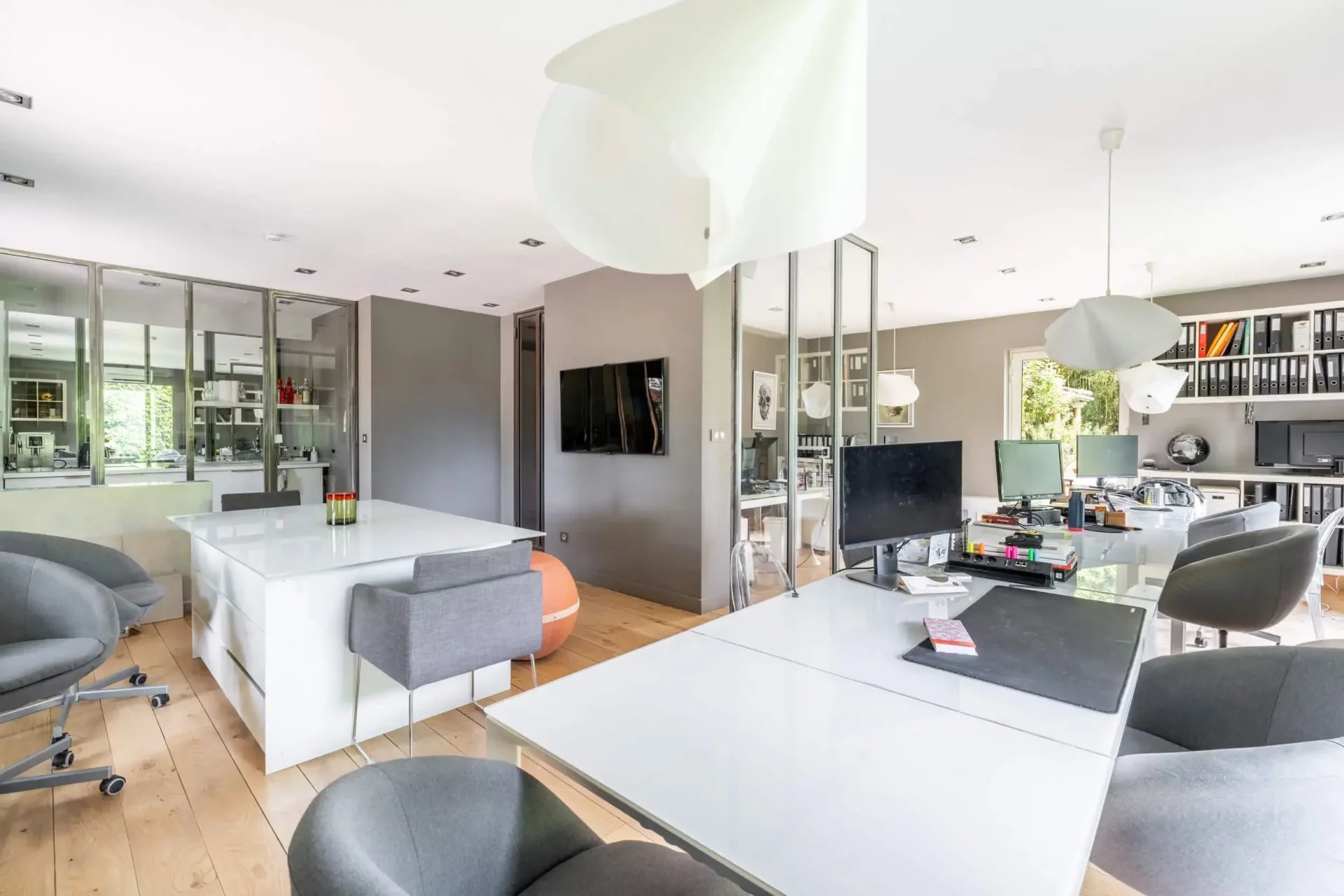 Propriété de 240 m² à Lucenay avec piscine et parc