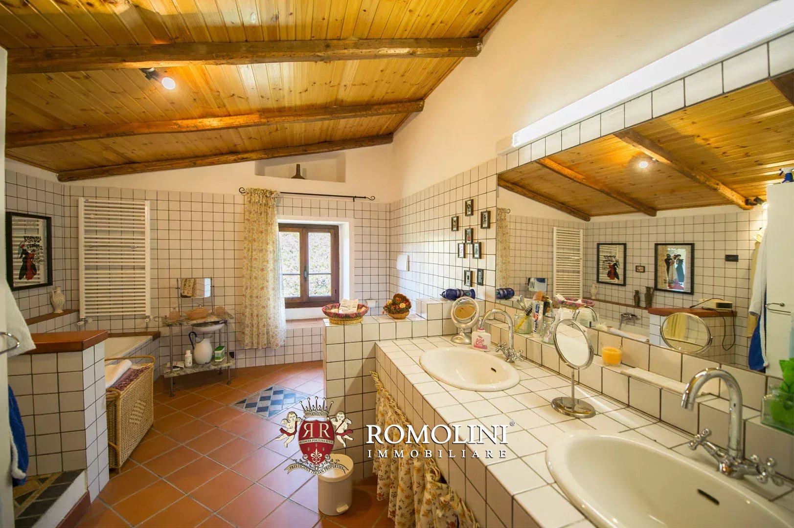 7 Bedroom Villa/Townhouse's Image 33